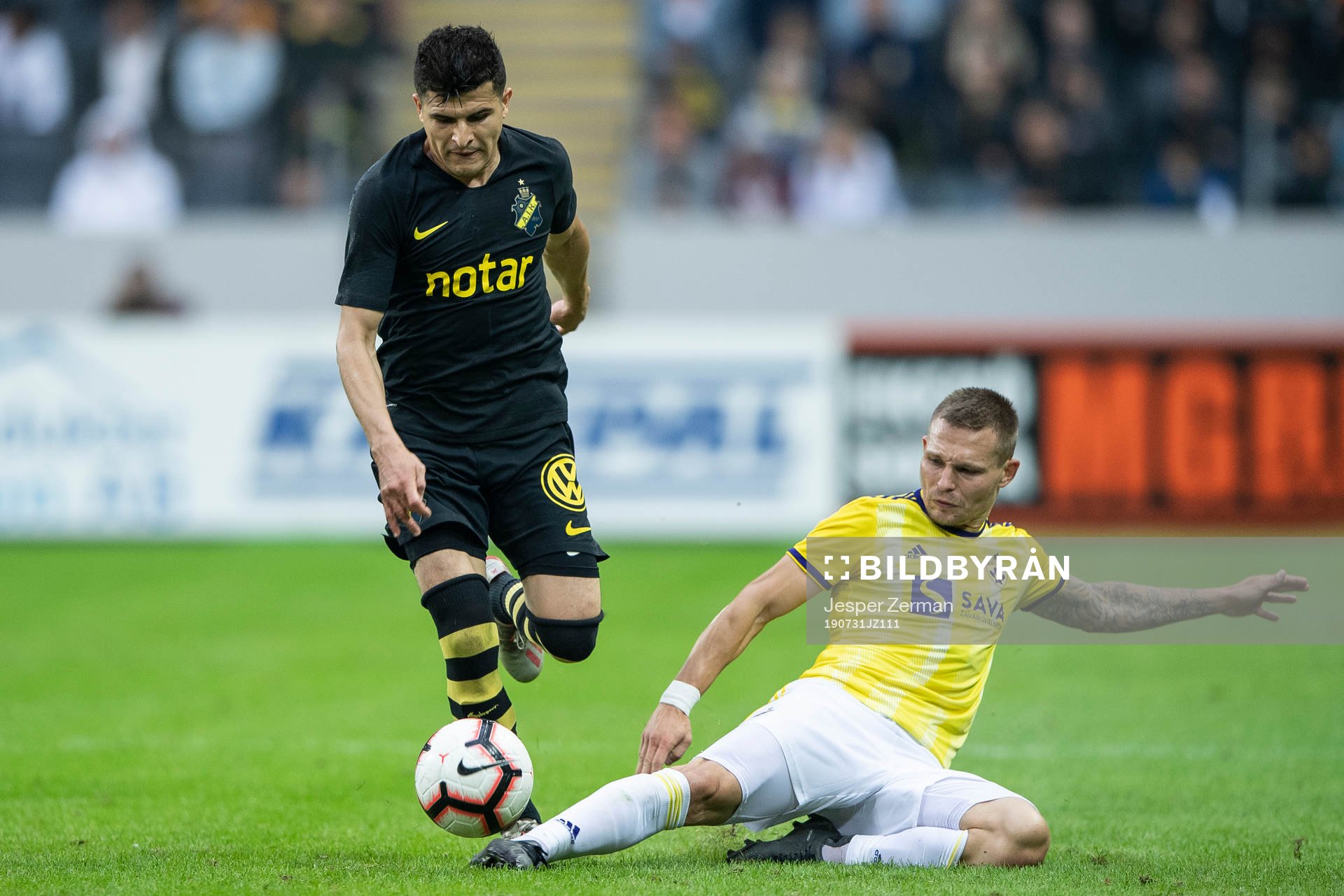Tarik Elyounoussi of AIK and Martin Milec of Maribor