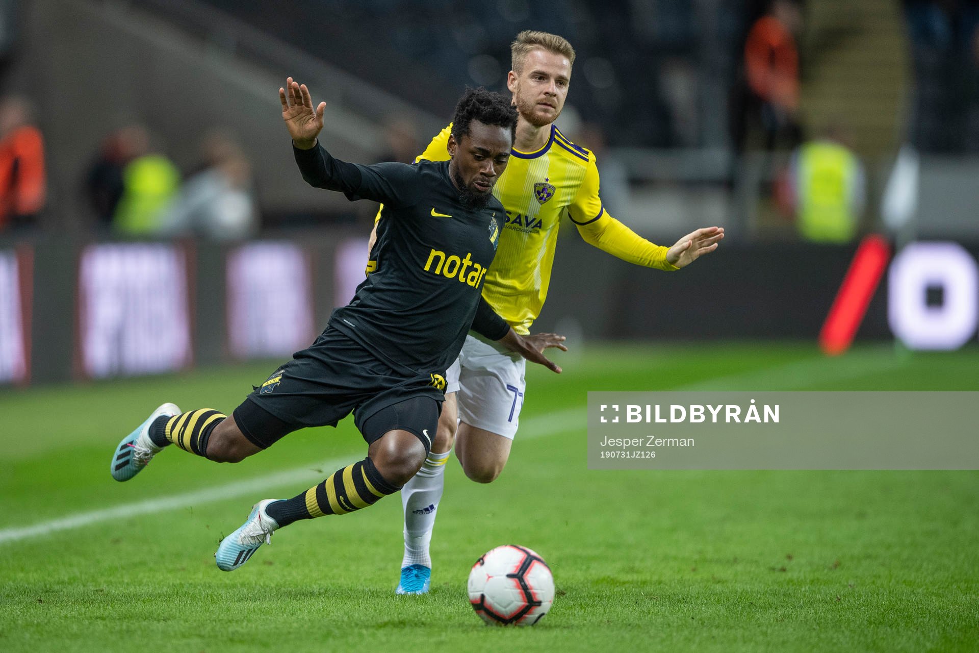 Rudi Vancas Pozeg of Maribor and Heradi Rashidi of AIK