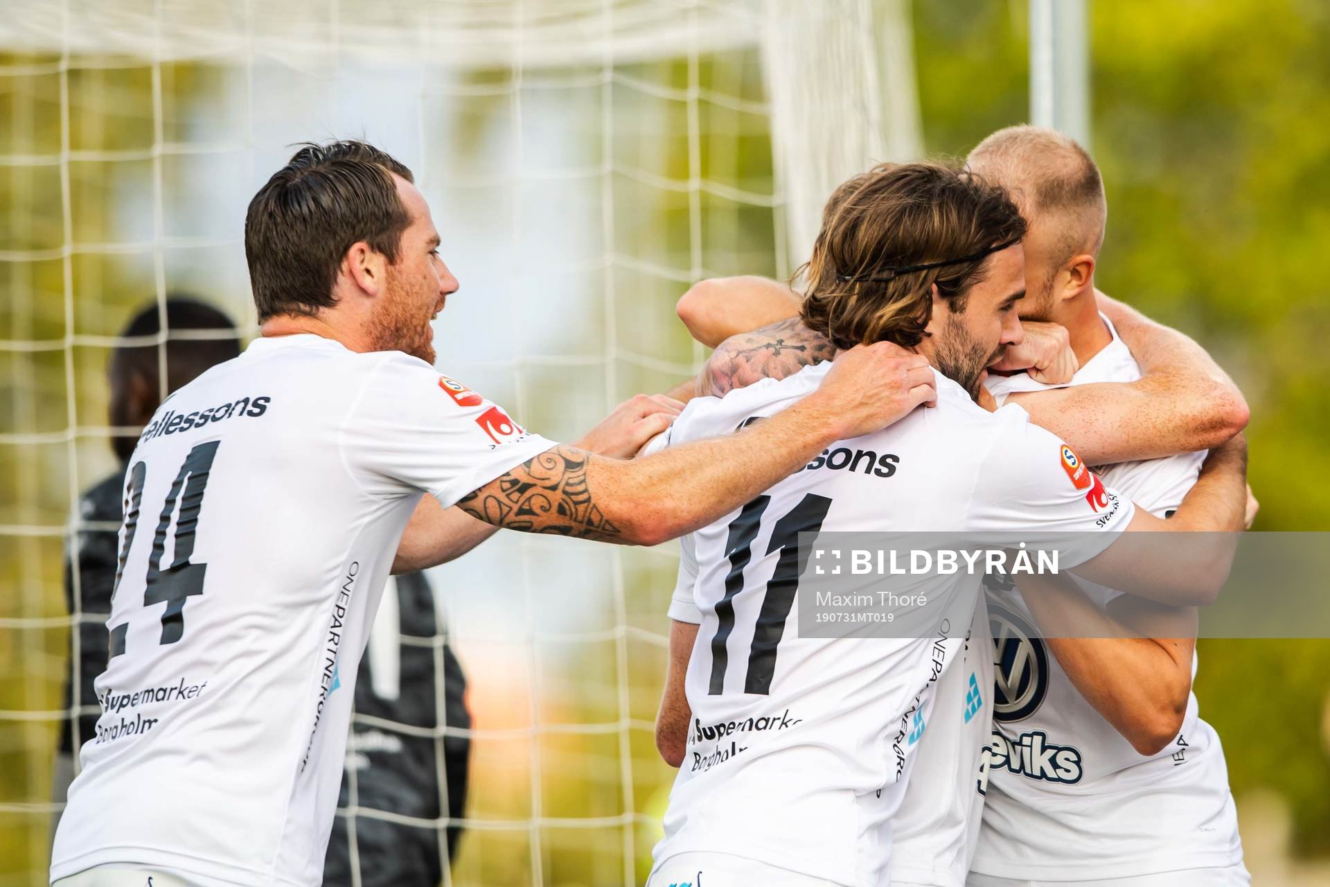 Östers Carl Johansson och Christian Ljungberg jublar med