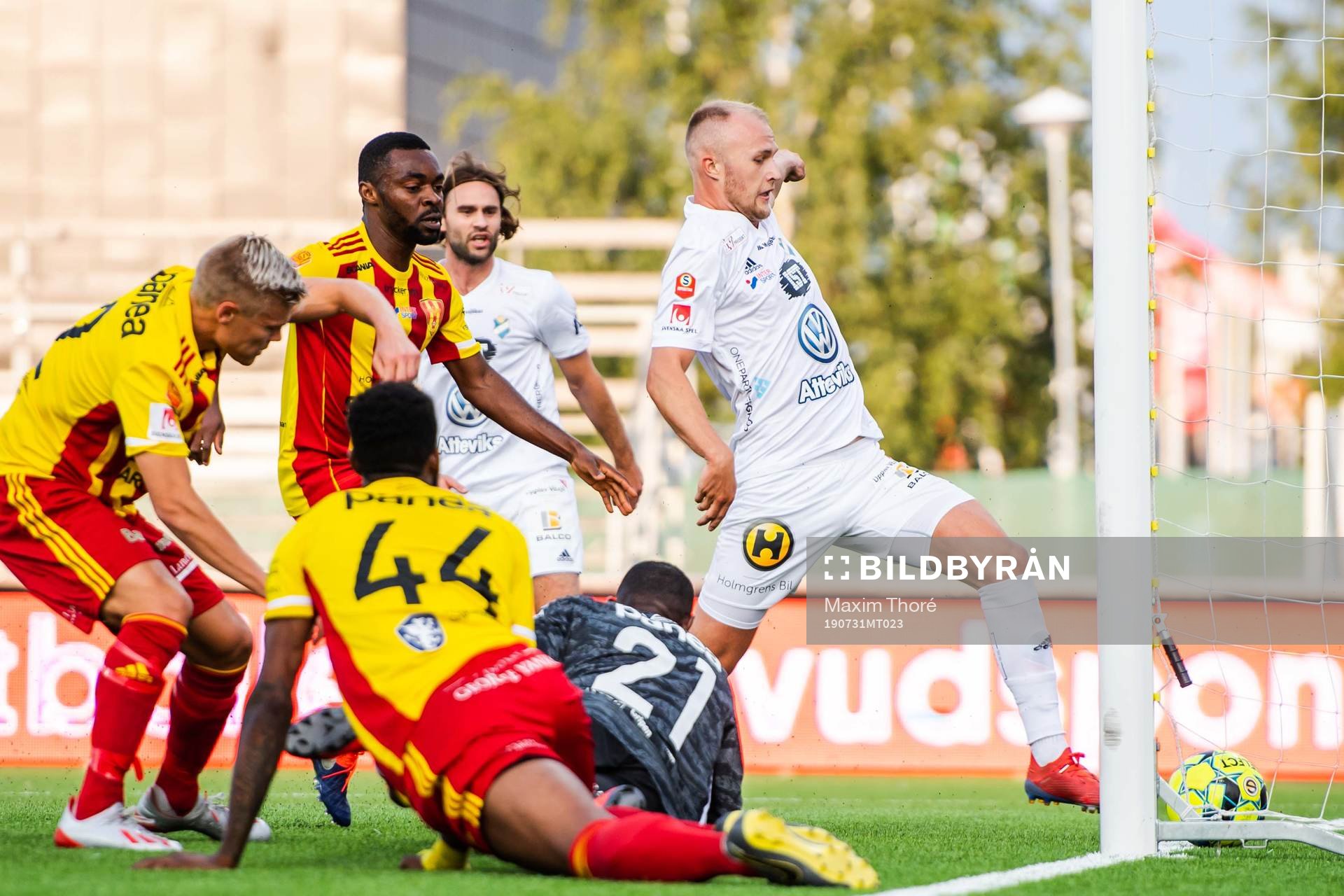 Östers Christian Ljungberg gör 0-1