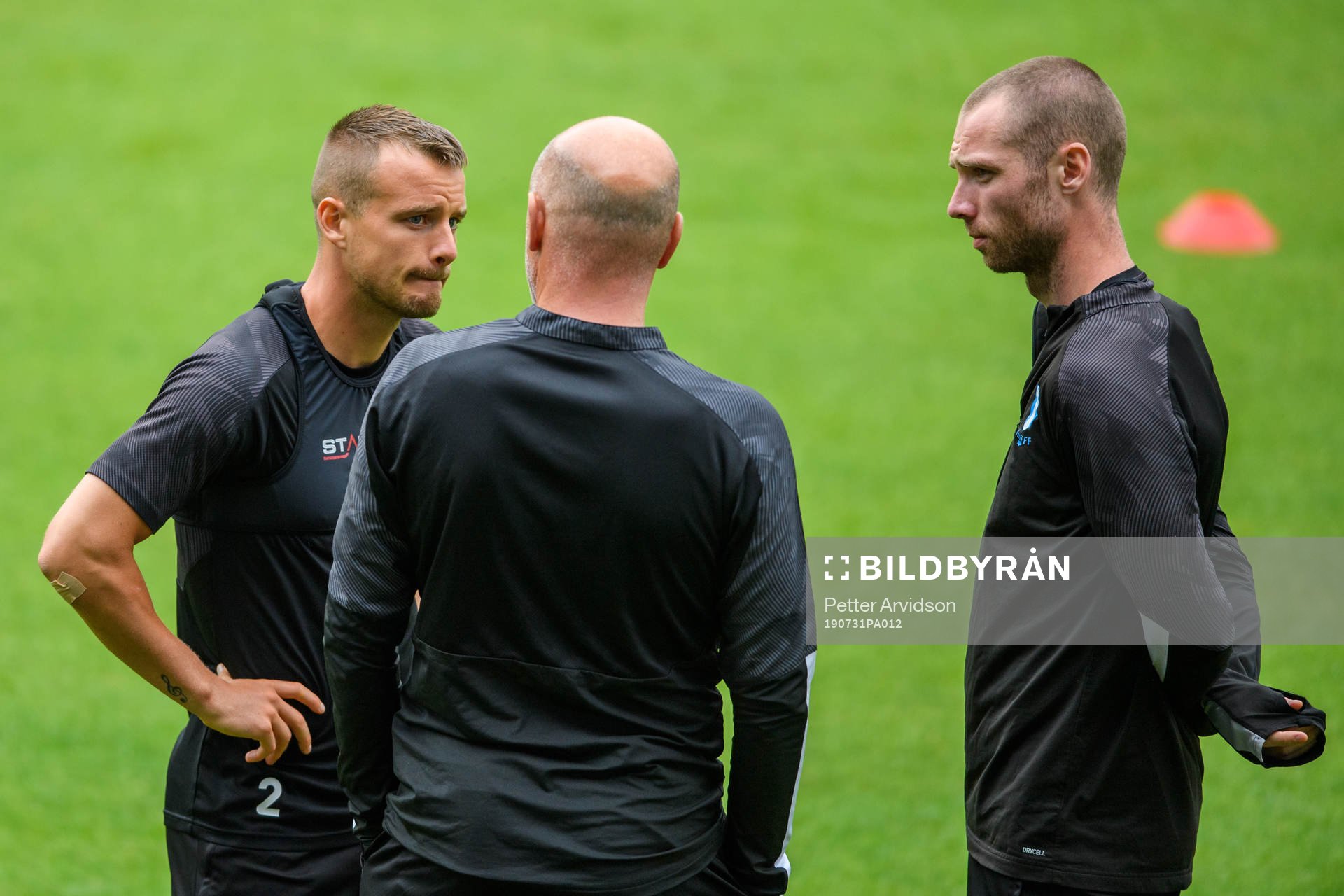 Eric Larsson and Jo Inge Berget talks to Uwe Rösler, head