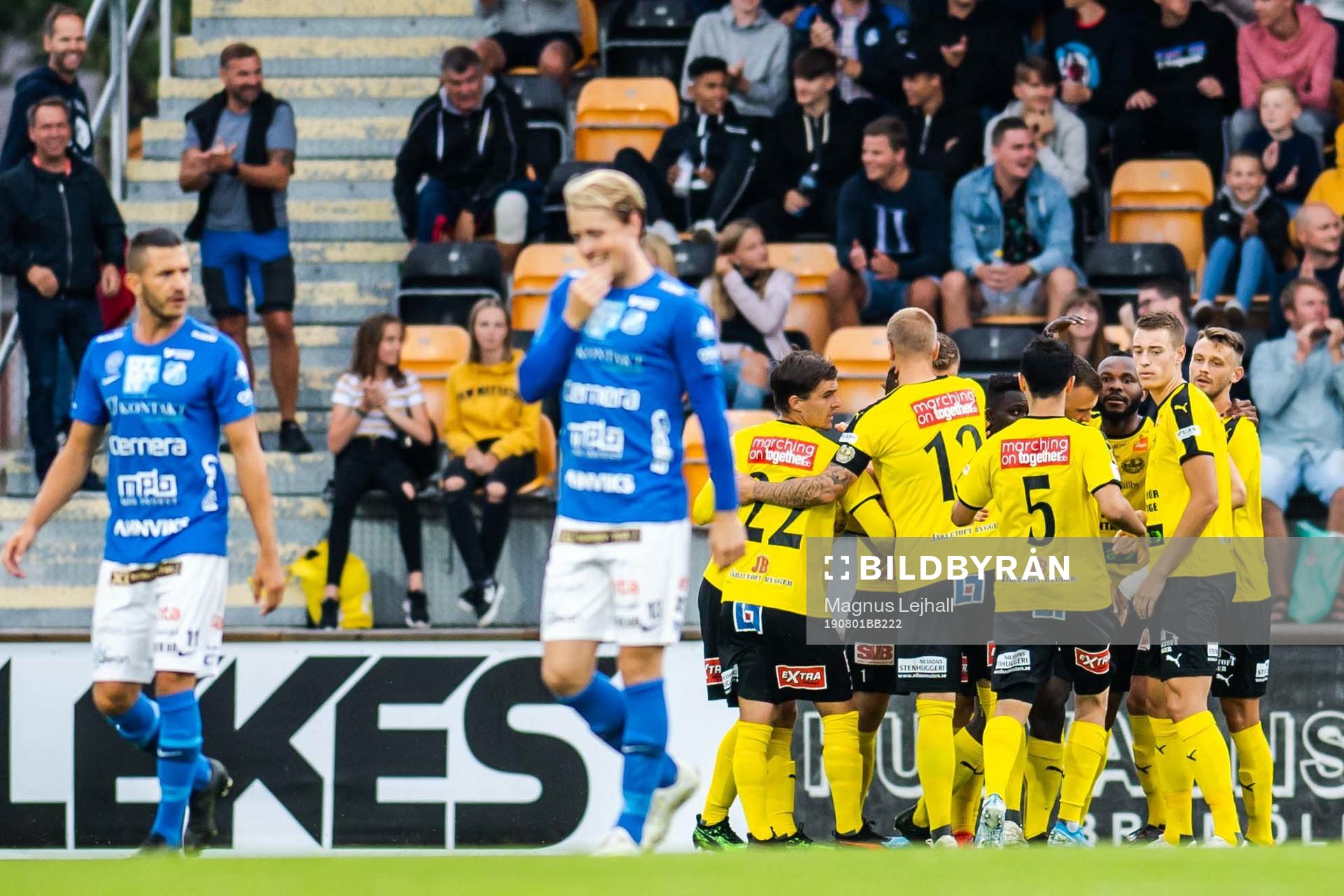 Mjällbys Bubacarr Jobe jublar med lagkamrater