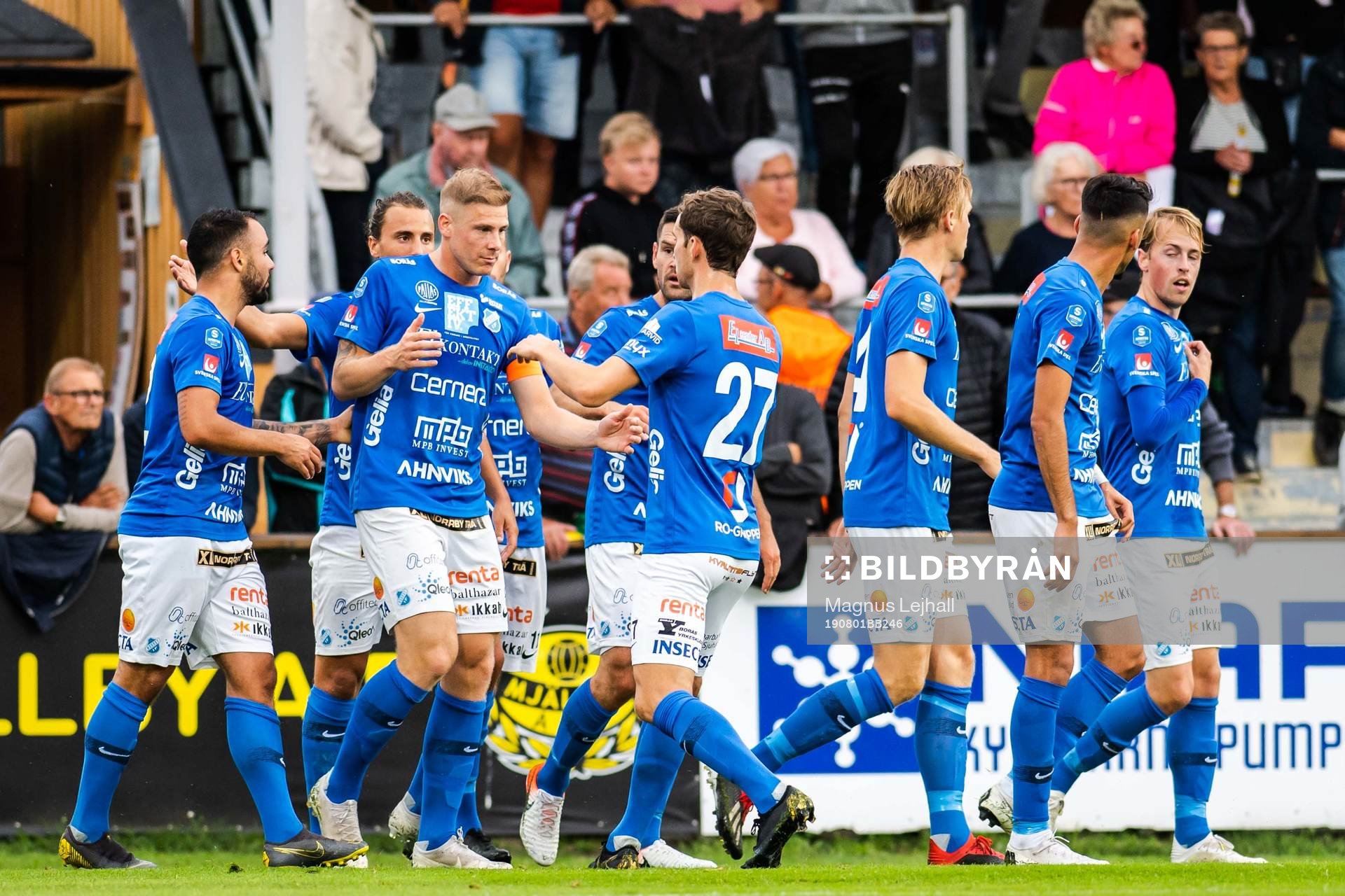 Norrbys Richard Yarsuvat jublar med lagkamrater