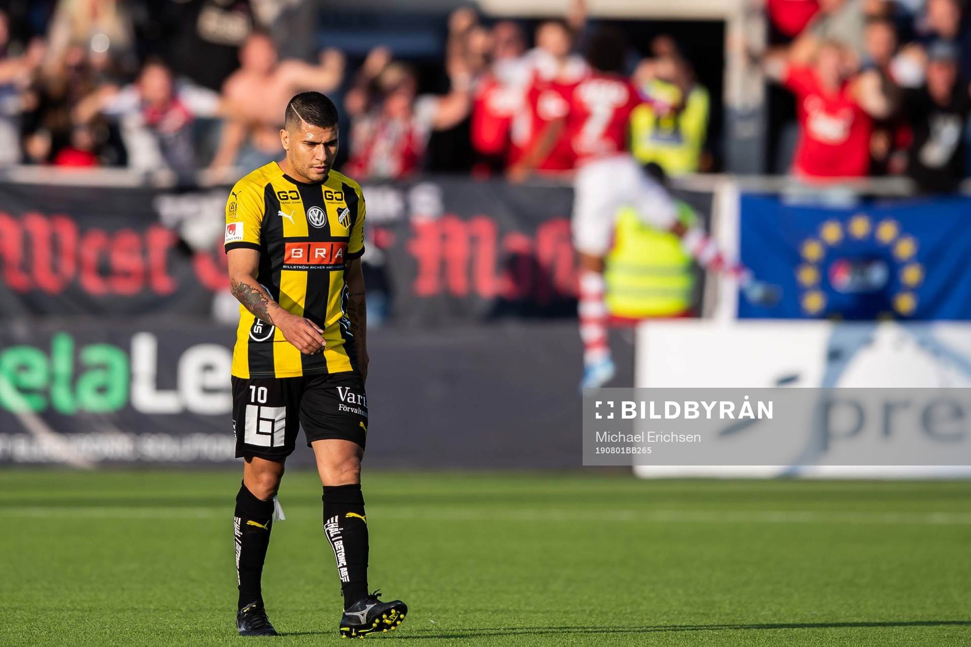 Paulinho of Häcken looks dejected