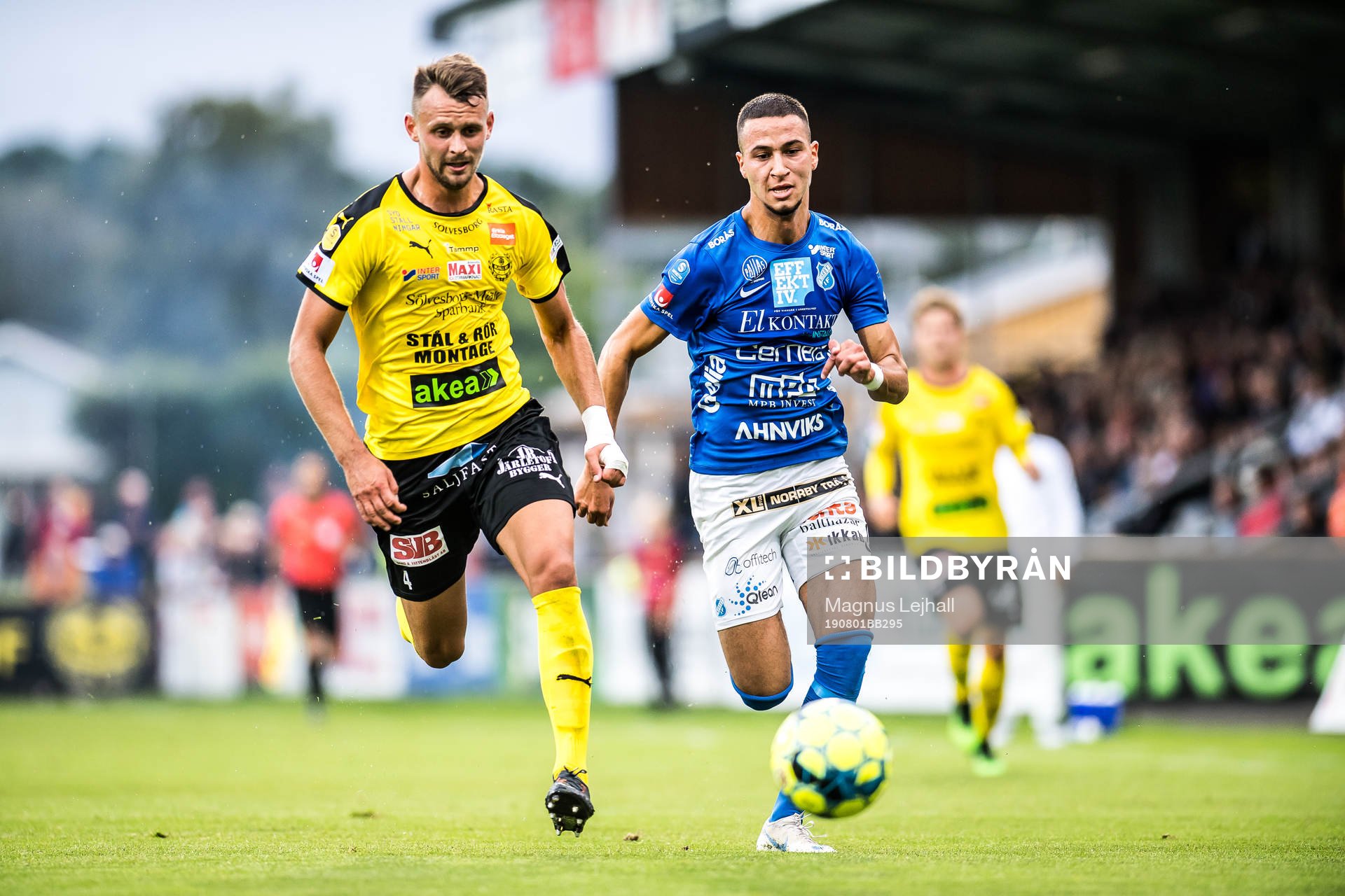 Mjällbys Max Watson och Norrbys Abdelrahman Saidi