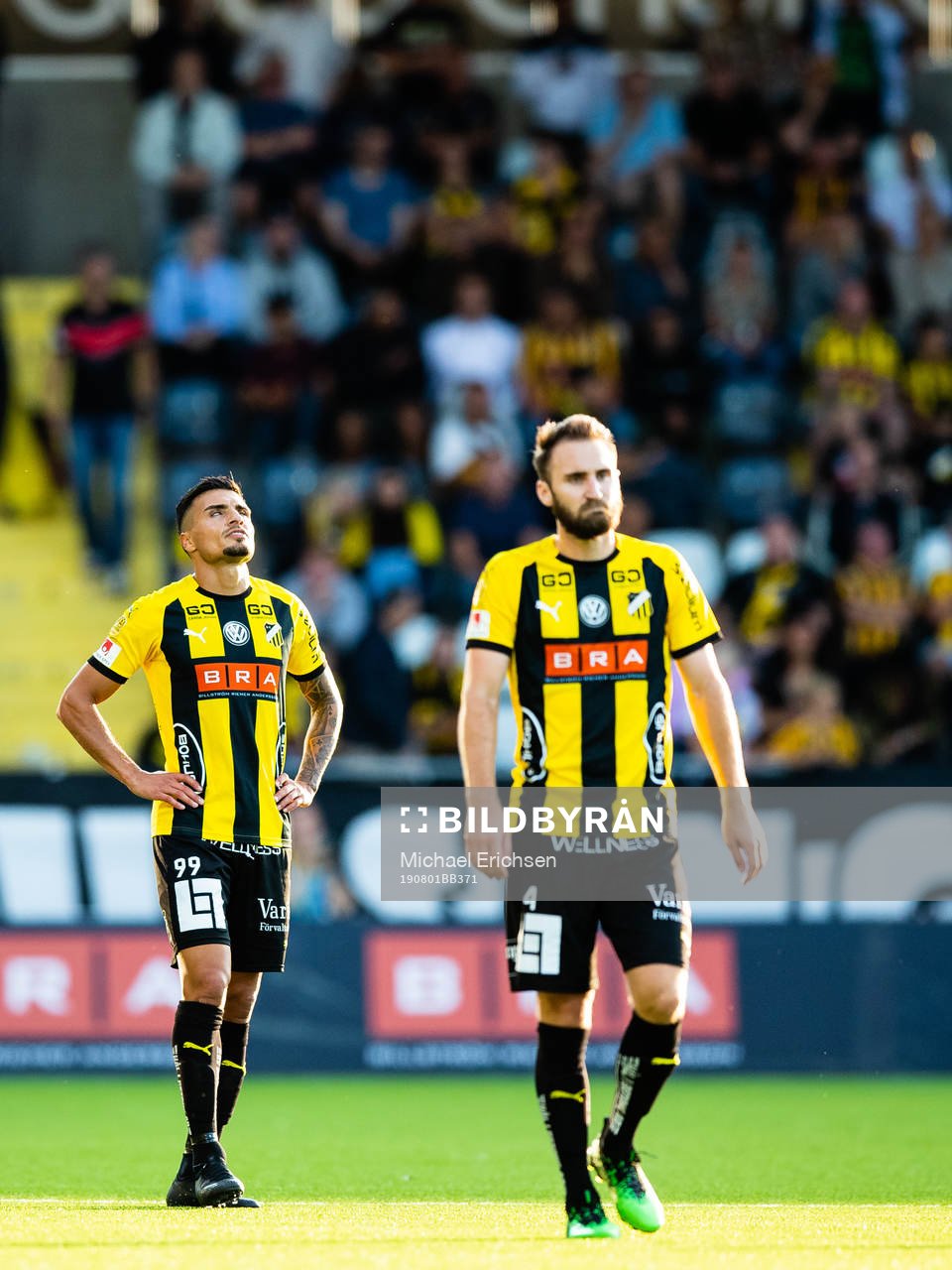 Ahmed Yasin and Oskar Sverrisson looks dejected