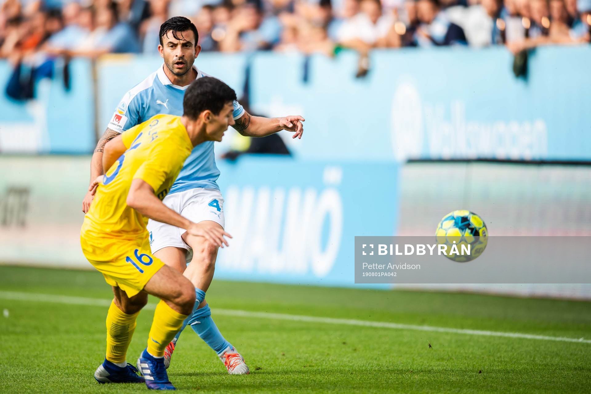 Behrang Safari of Malmö FF and Tilen Klemencic of Domzale