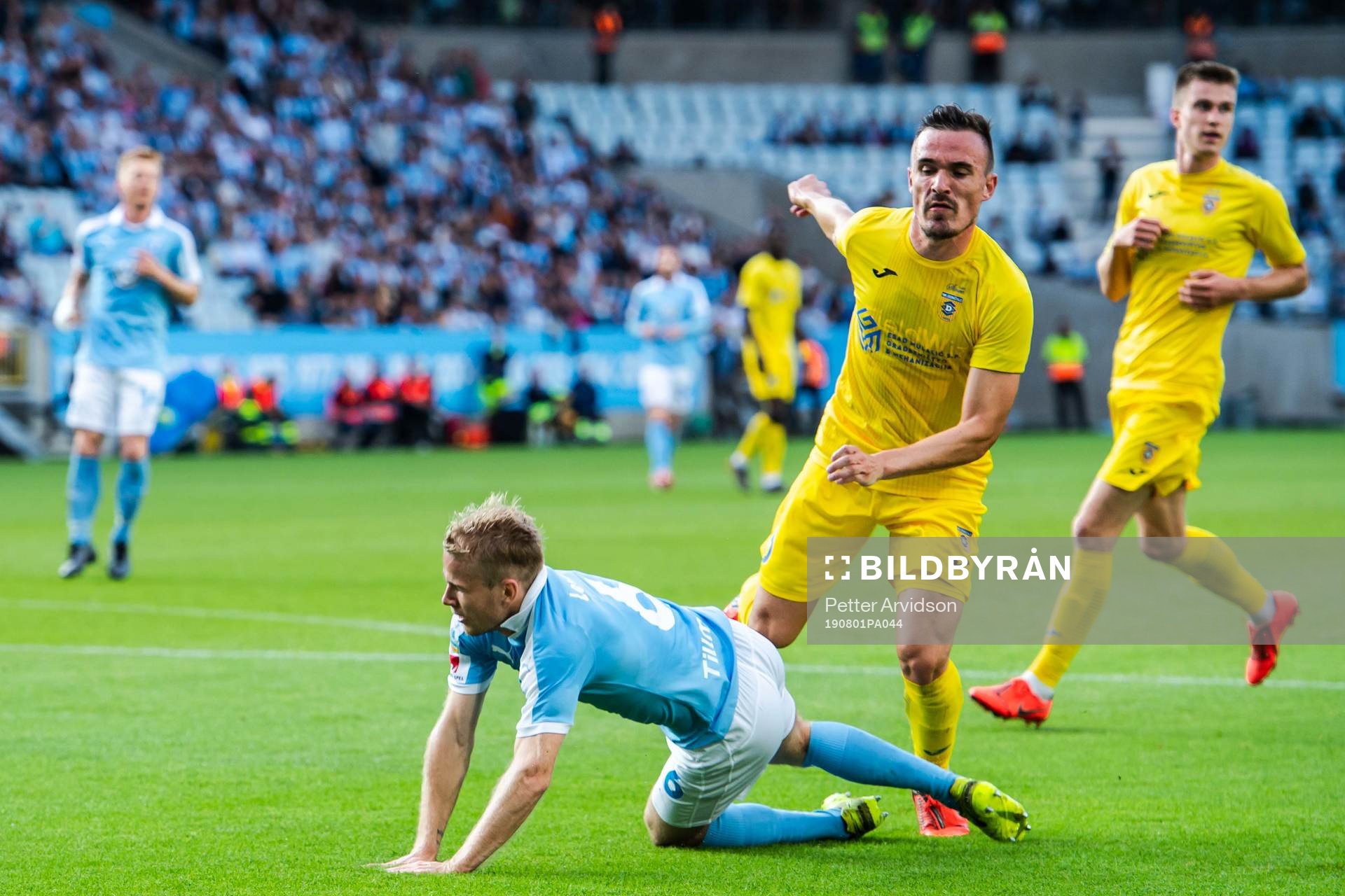 Oscar Lewicki of Malmö FF and Tilen Klemencic of Domzale