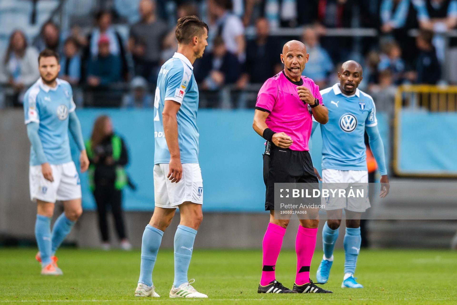 Markus Rosenberg of Malmö FF in a conversation with