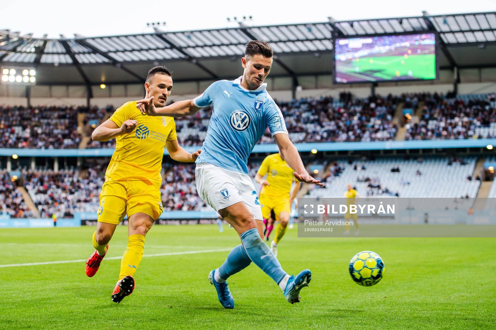 Marcus Antonsson of Malmö FF and Tilen Klemencic of Domzale