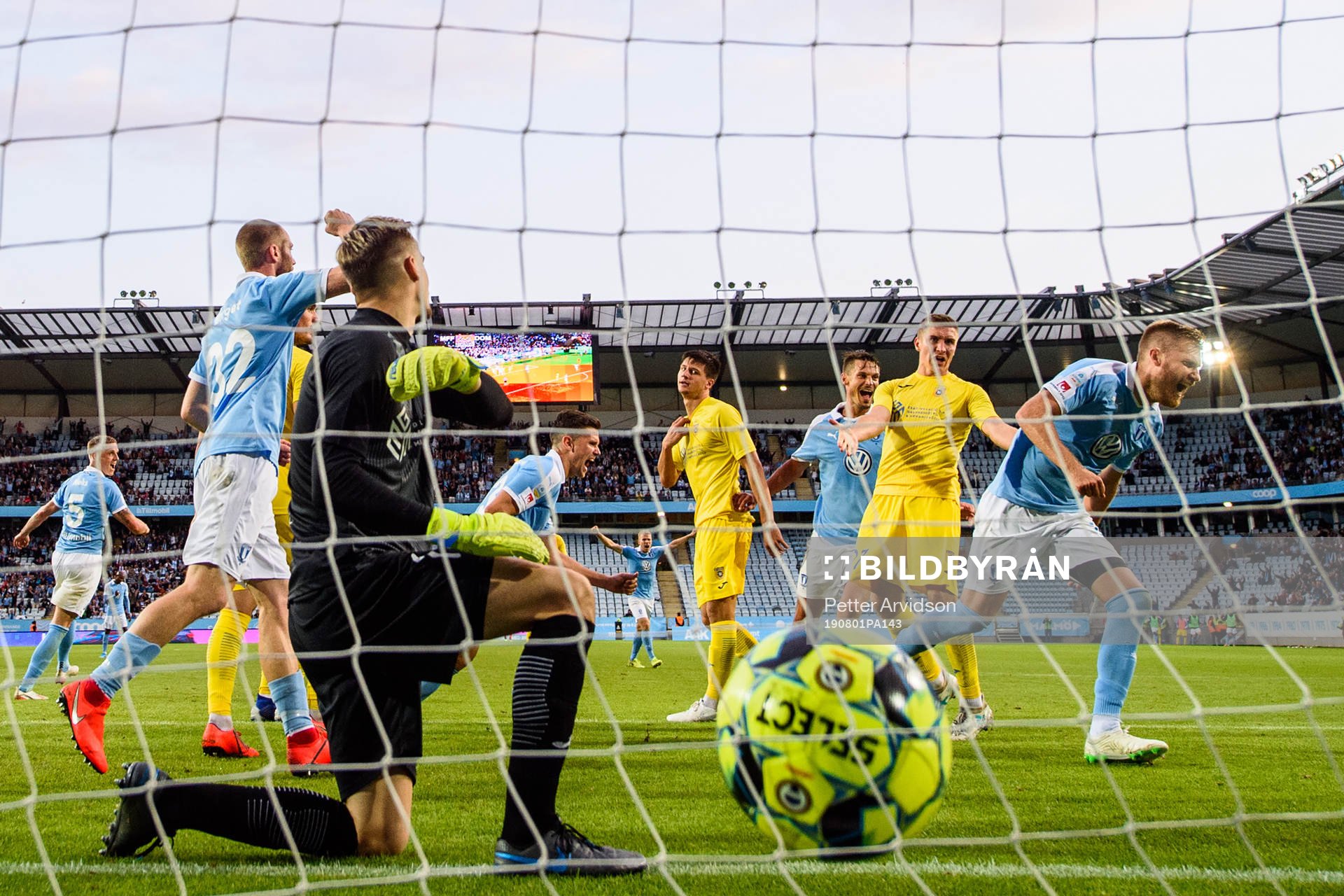 Rasmus Bengtsson of Malmö FF celebrates