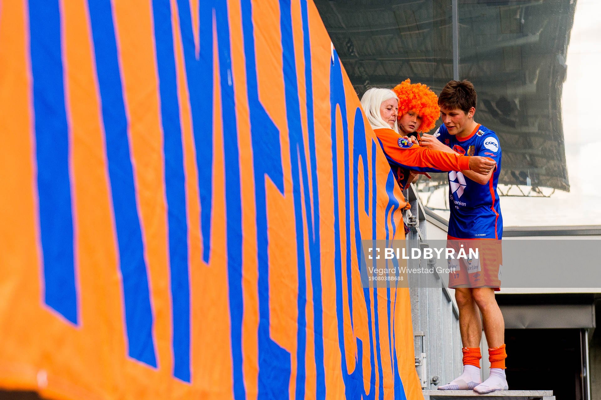 Sondre Brunstad Fet with the Aalesund fans