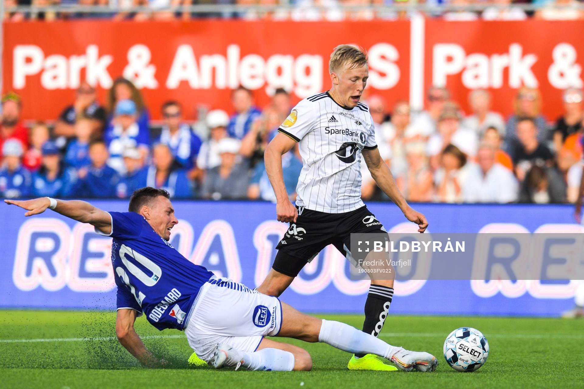 Magnar Ødegaard of Sarpsborg 08 and Birger Meling of Rosenborg during the Eliteserien match between Sarpsborg 08 and Rosenborg on August 3, 2019 in Oslo.