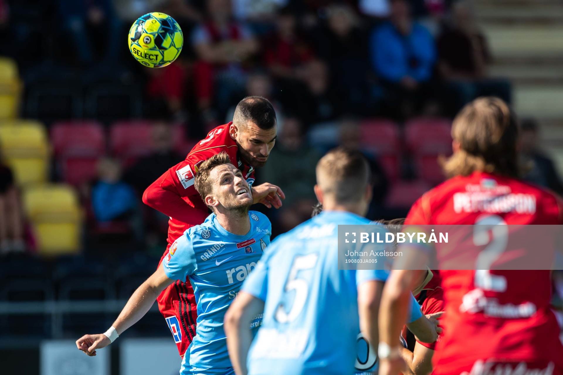 Östersunds Dino Islamovic och AFC Eskilstunas Jesper