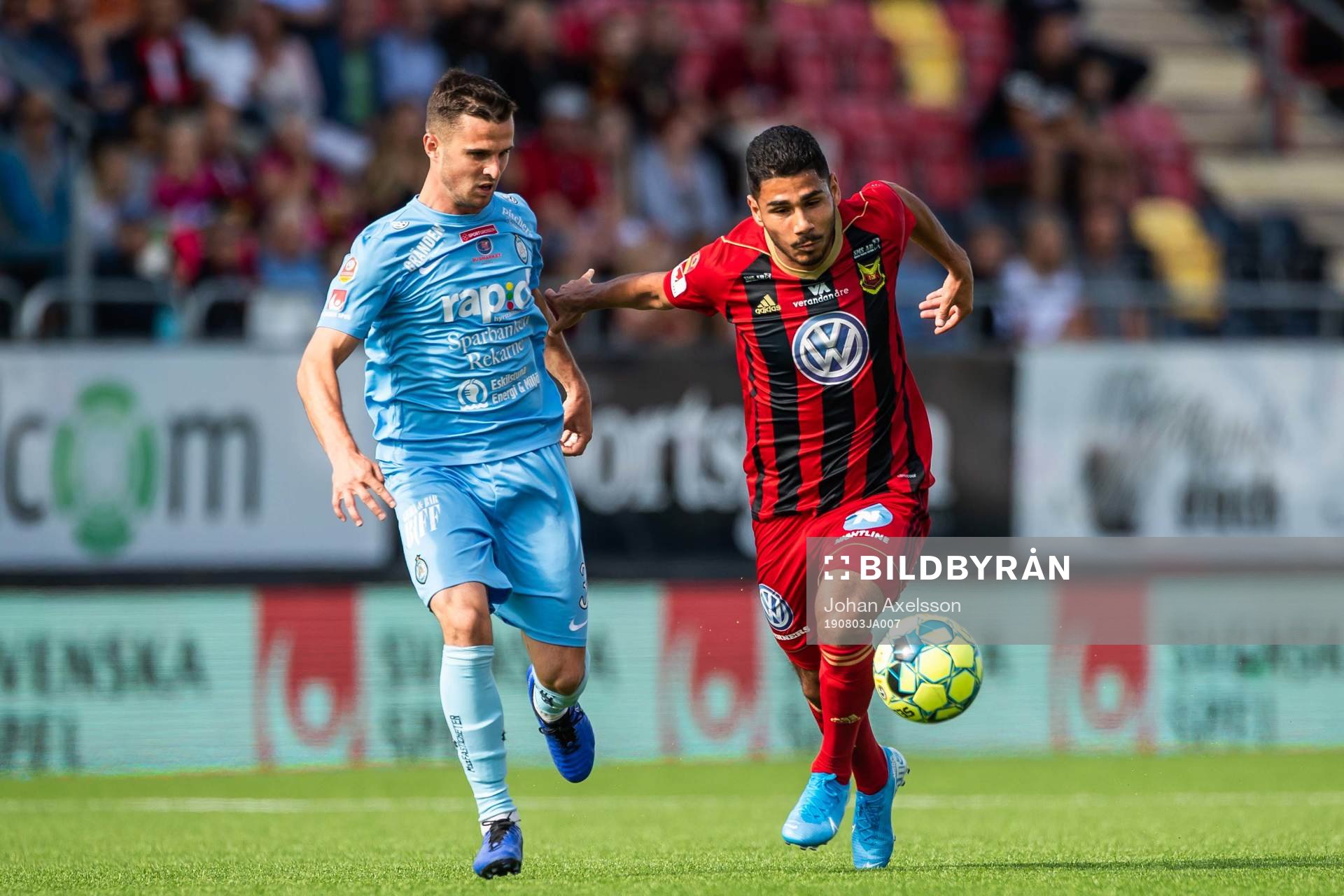 AFC Eskilstunas Kadir Hodzic och Östersunds Hosam Aiesh