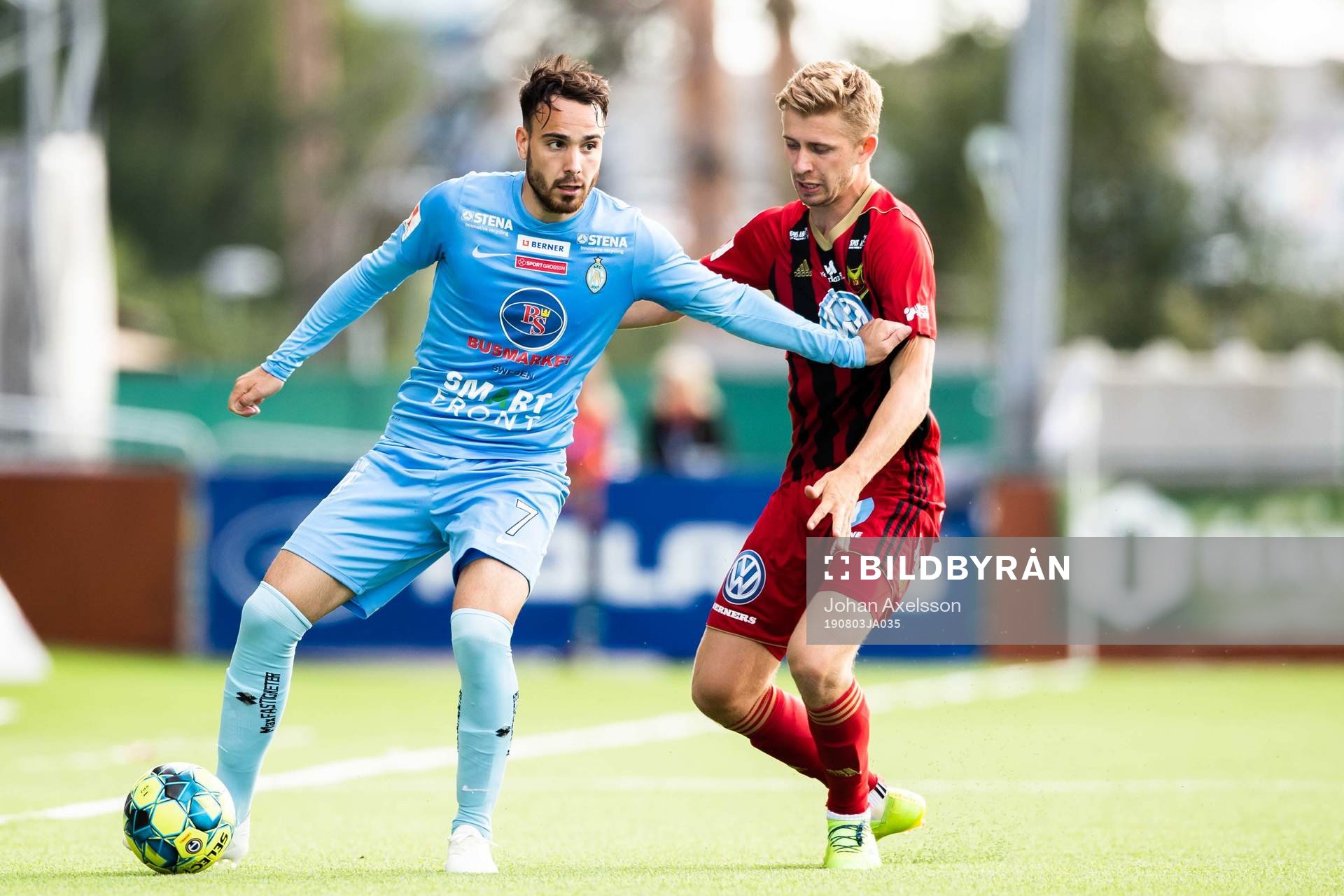 AFC Eskilstunas Dzenis Kozica och Östersunds Ludvig