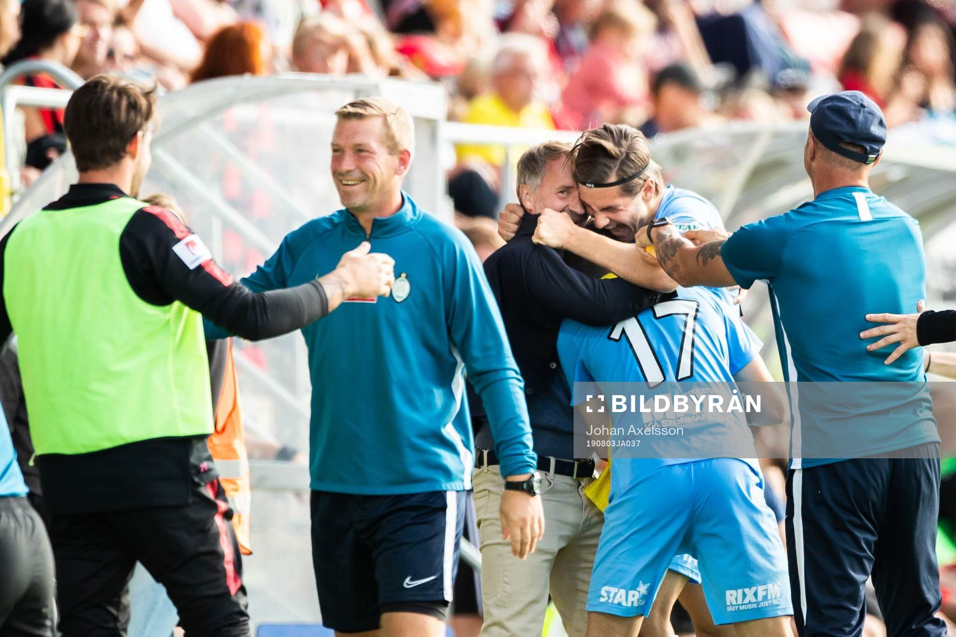 AFC Eskilstunas Adi Nalic jublar med tränare Nemanja Miljanvoic efter 1-2 under fotbollsmatchen i Allsvenskan mellan Östersund och AFC Eskilstuna den 3 Augusti 2019 i Östersund.