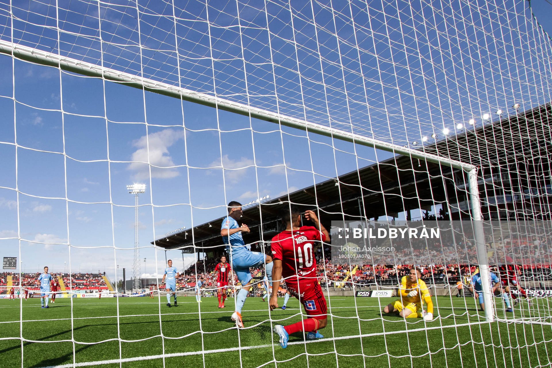 Östersunds Hosam Aiesh gör 1-1