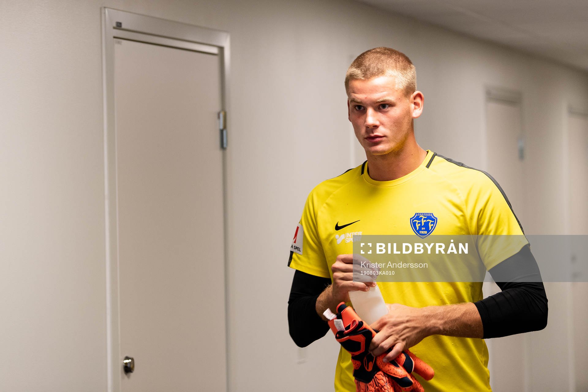 Falkenbergs målvakt Johan Brattberg före fotbollsmatchen i Allsvenskan mellan Falkenberg och Helsingborg den 3 augusti 2019 i Falkenberg.