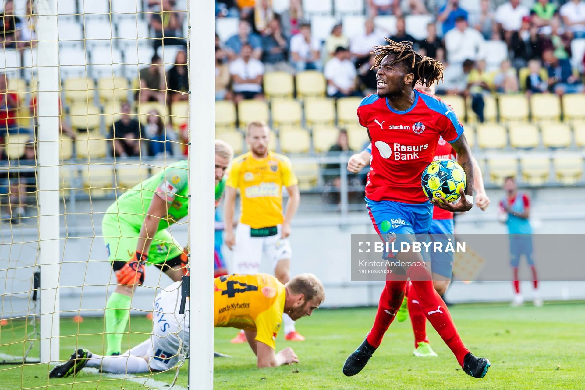 Helsingborgs Kundai Benyu jublar