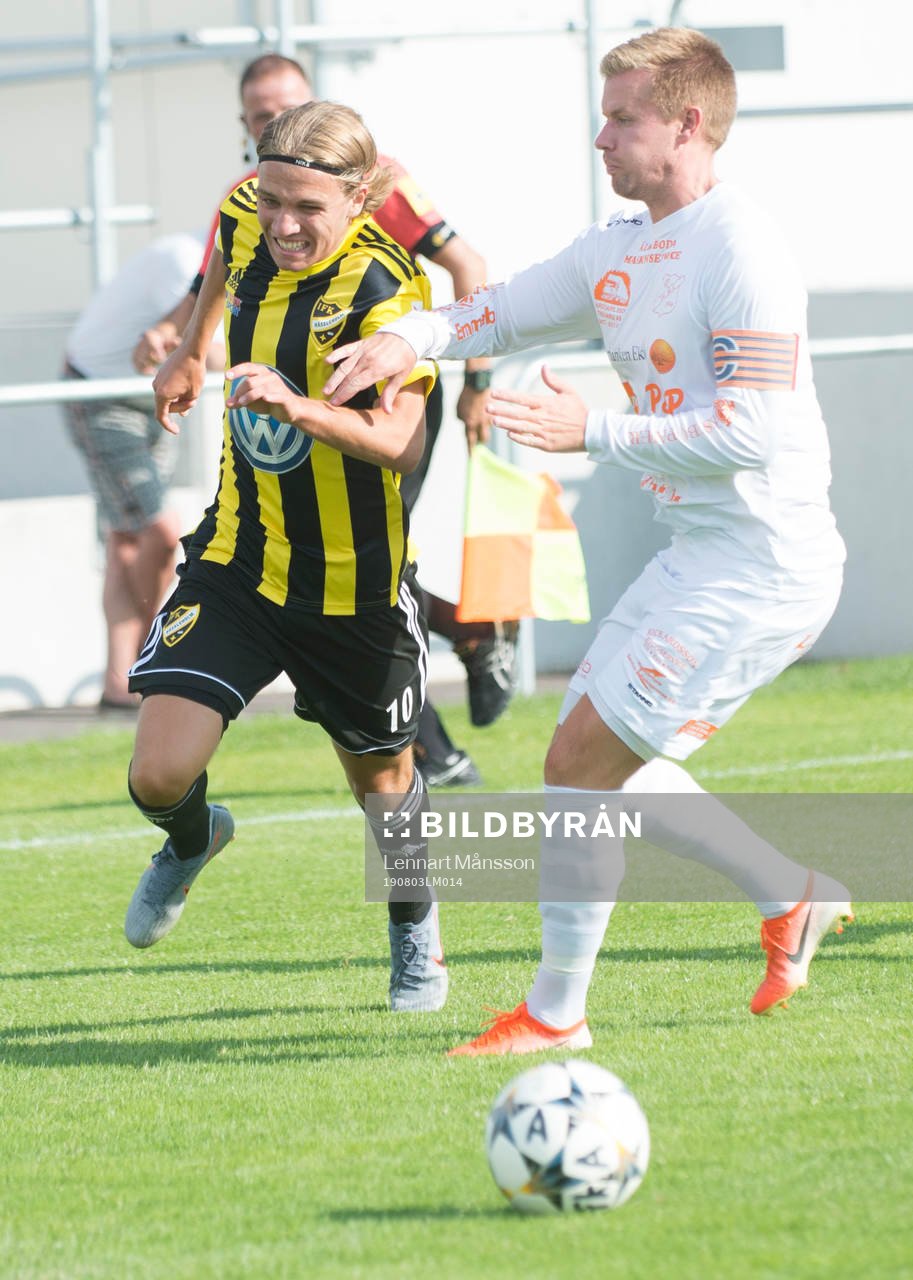 IFK Hässleholms Isaak Holmberg i matchen i division 2