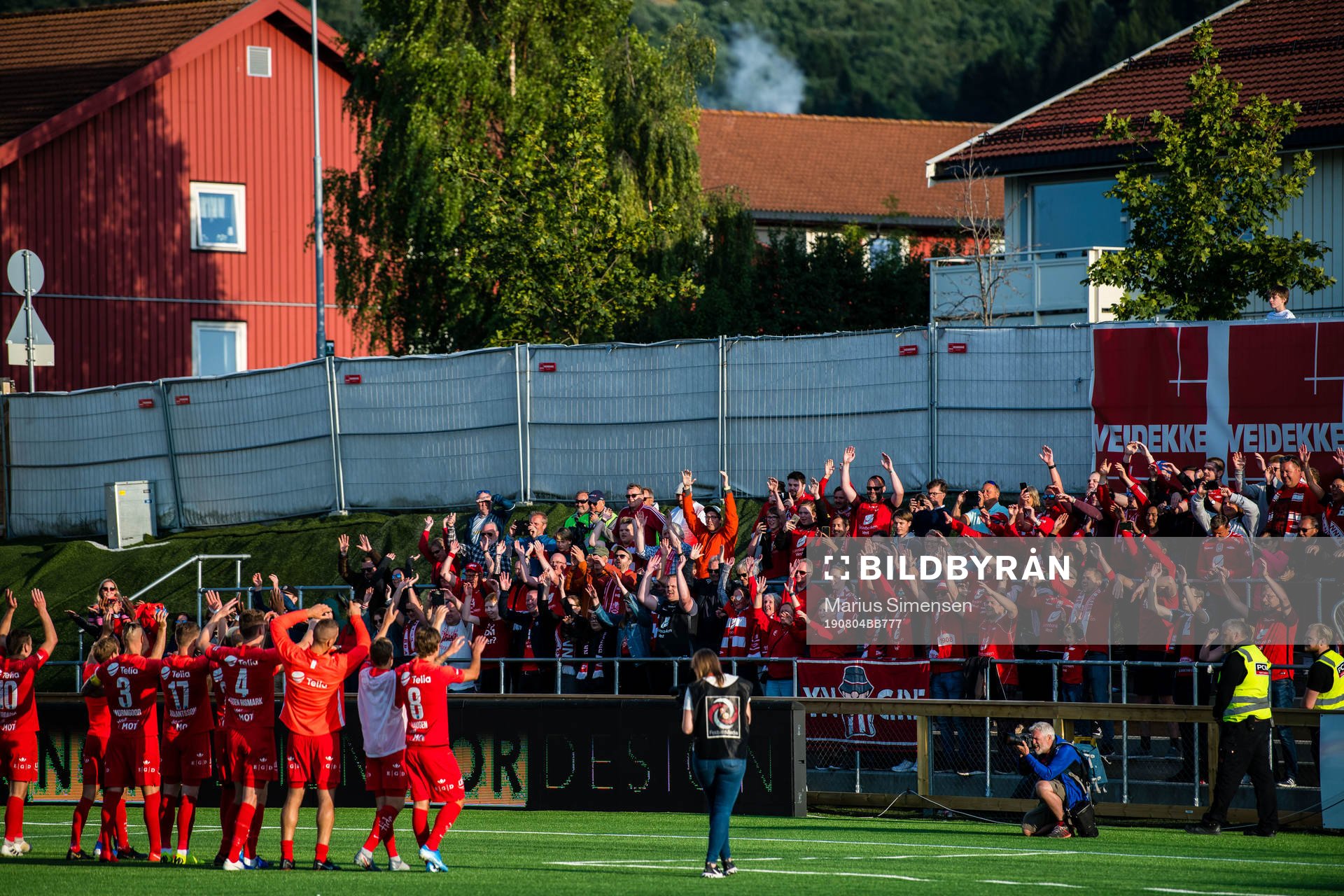Players of Brann celebrates with the fans