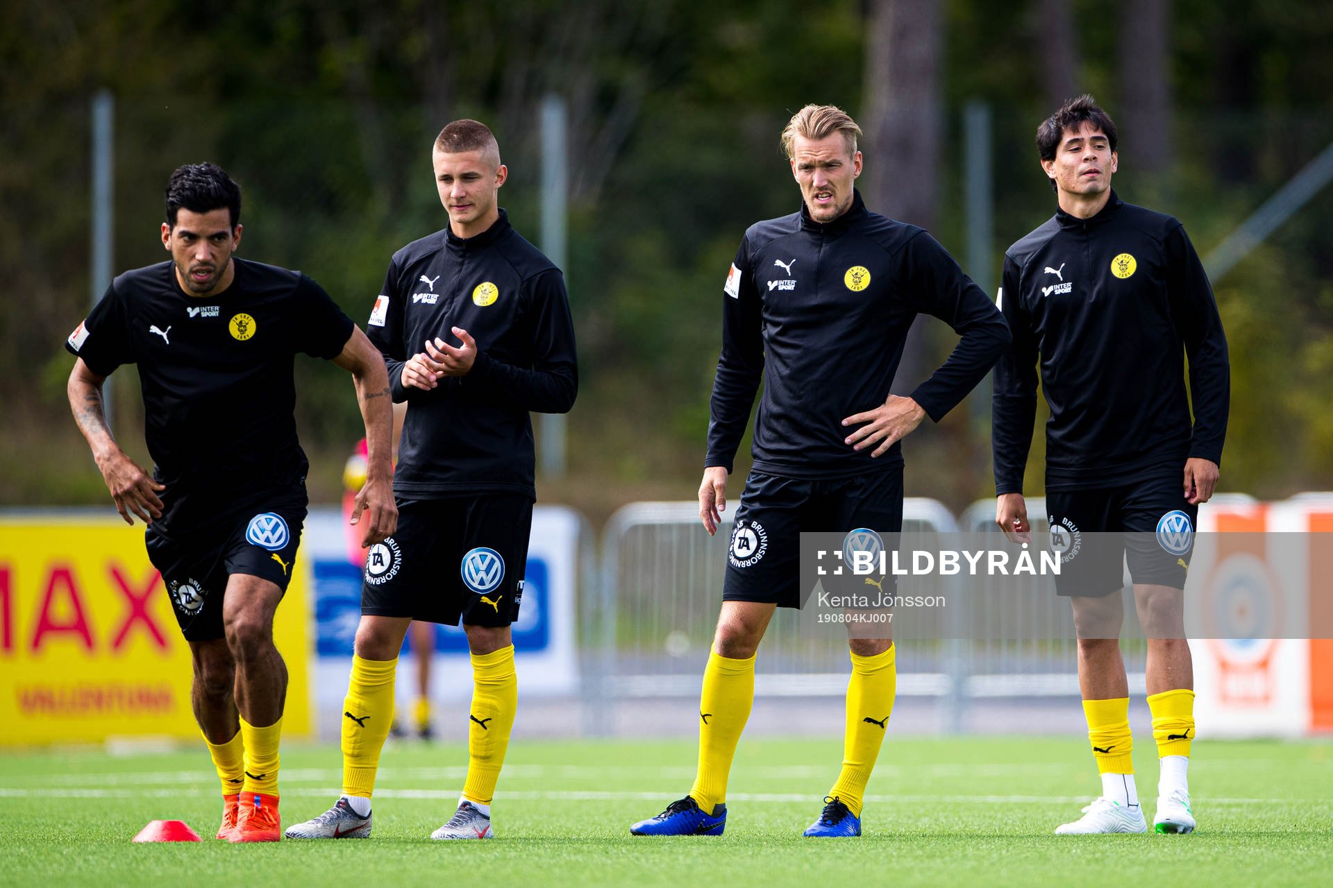Frejs Pedro Ribeiro, Leo Bengtsson, Kim Skoglund och Jean Carlos de Brito inför fotbollsmatchen i Superettan mellan Frej och Västerås den 4 augusti 2019 i Stockholm.