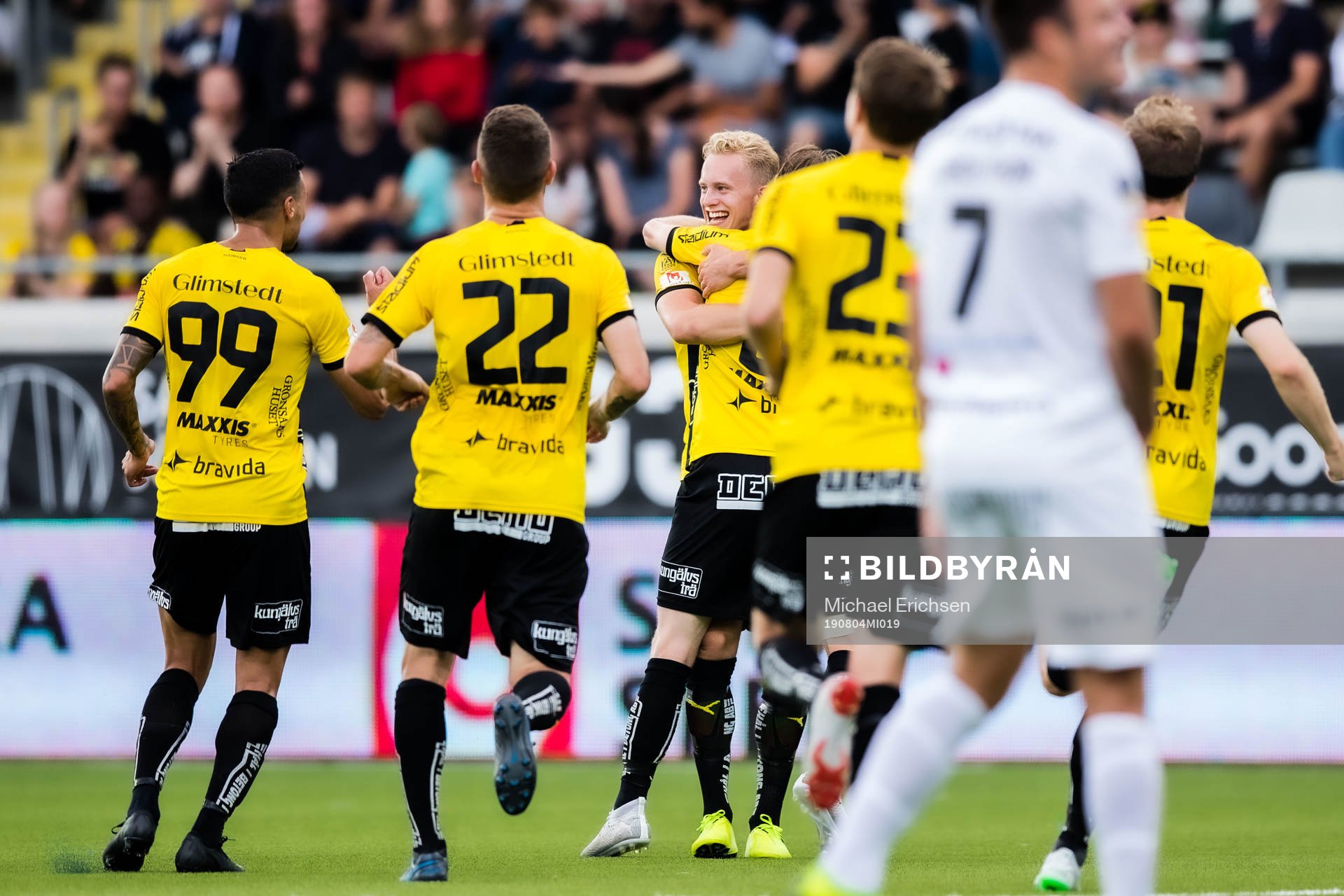 Häckens Gustav Berggren jublar med lagkamrater efter 2-1 under fotbollsmatchen i allsvenskan mellan Häcken och Sirius den 4 augusti 2019 i Göteborg.