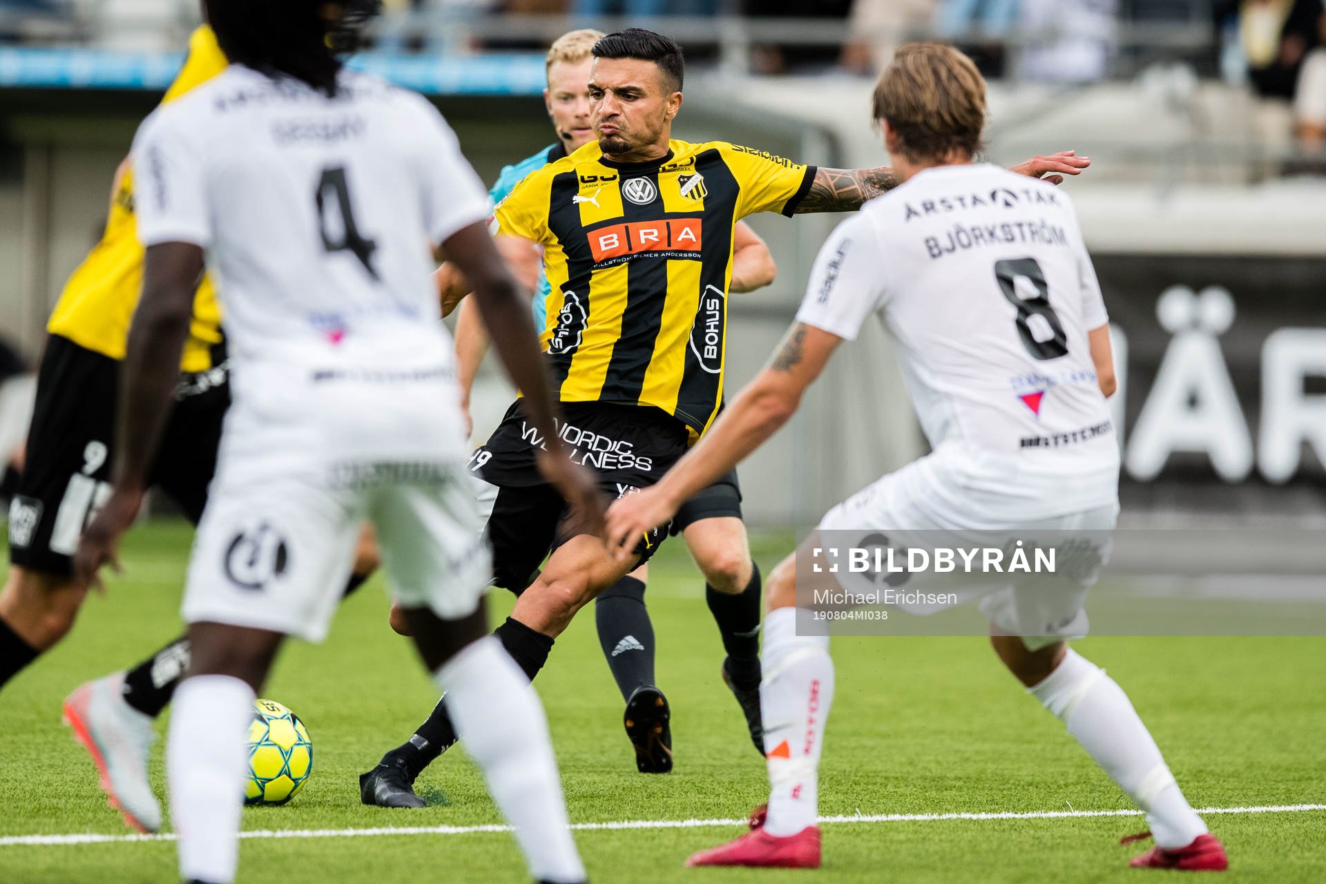 Häckens Ahmed Yasin skjuter