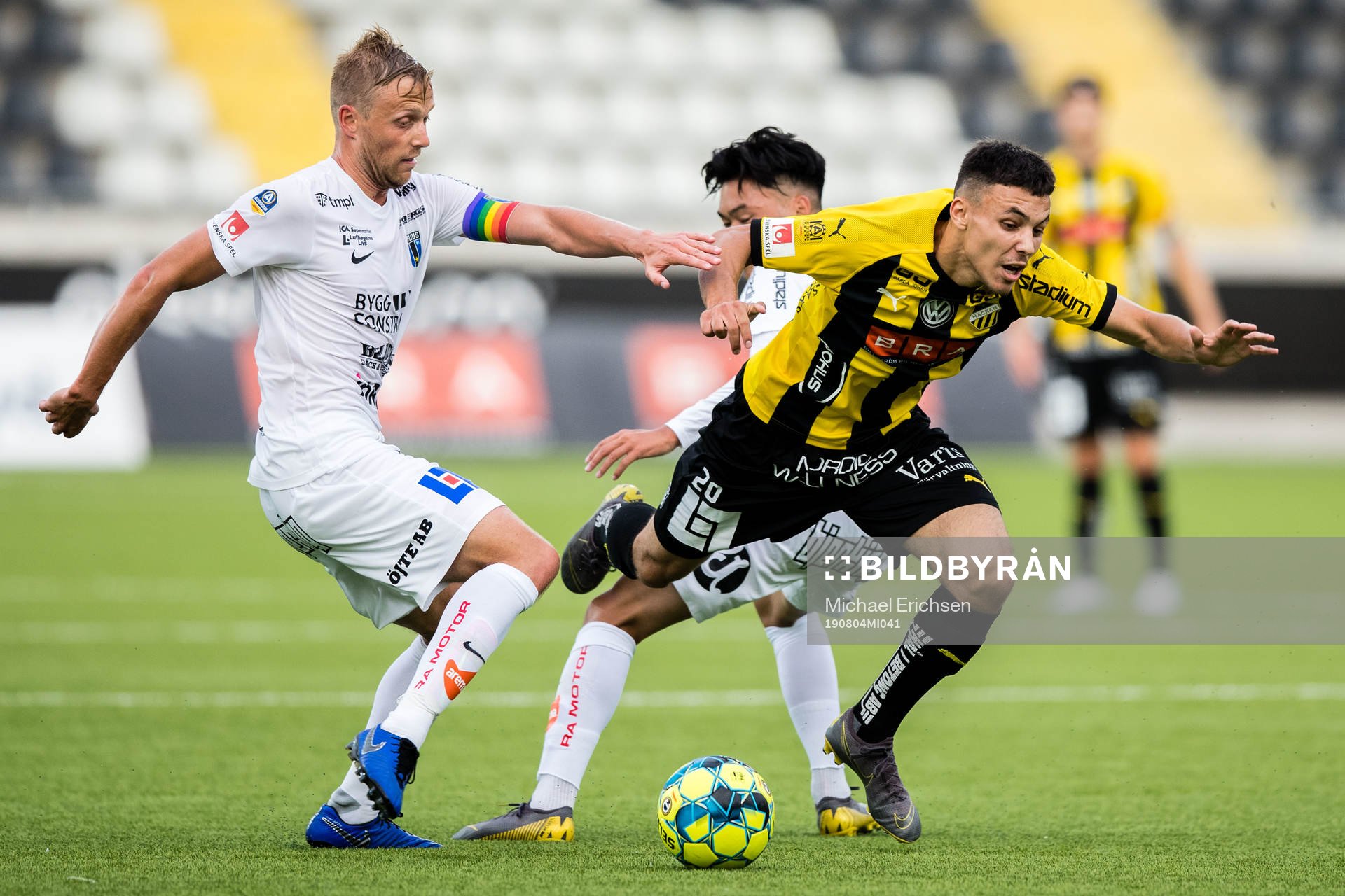 Sirius Christer Gustafsson och Isak Bråholm försöker
