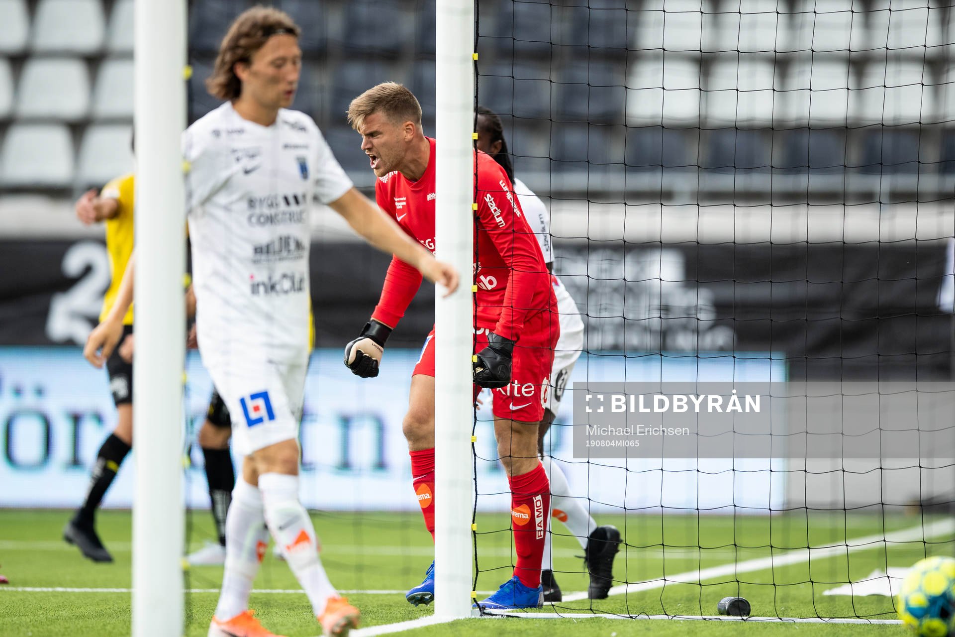 Sirius målvakt Lukas Jonsson deppar