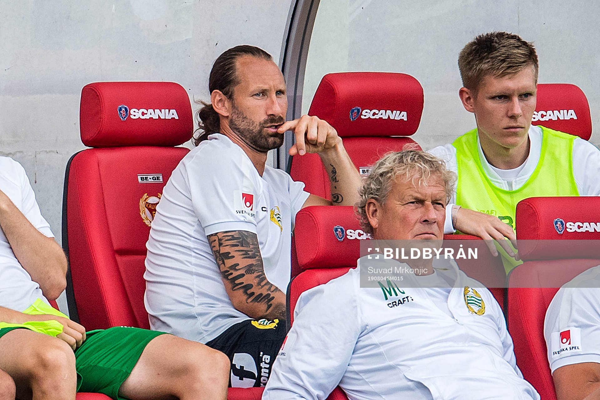 Hammarbys målvakt Johan Wiland på bänken