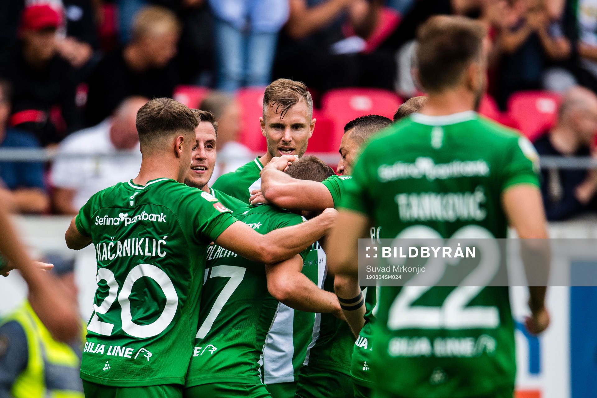 Hammarbys spelare jublar efter 0-1 av Mats Solheim under fotbollsmatchen i Allsvenskan mellan Kalmar och Hammarby den 4 augusti 2019 i Kalmar.