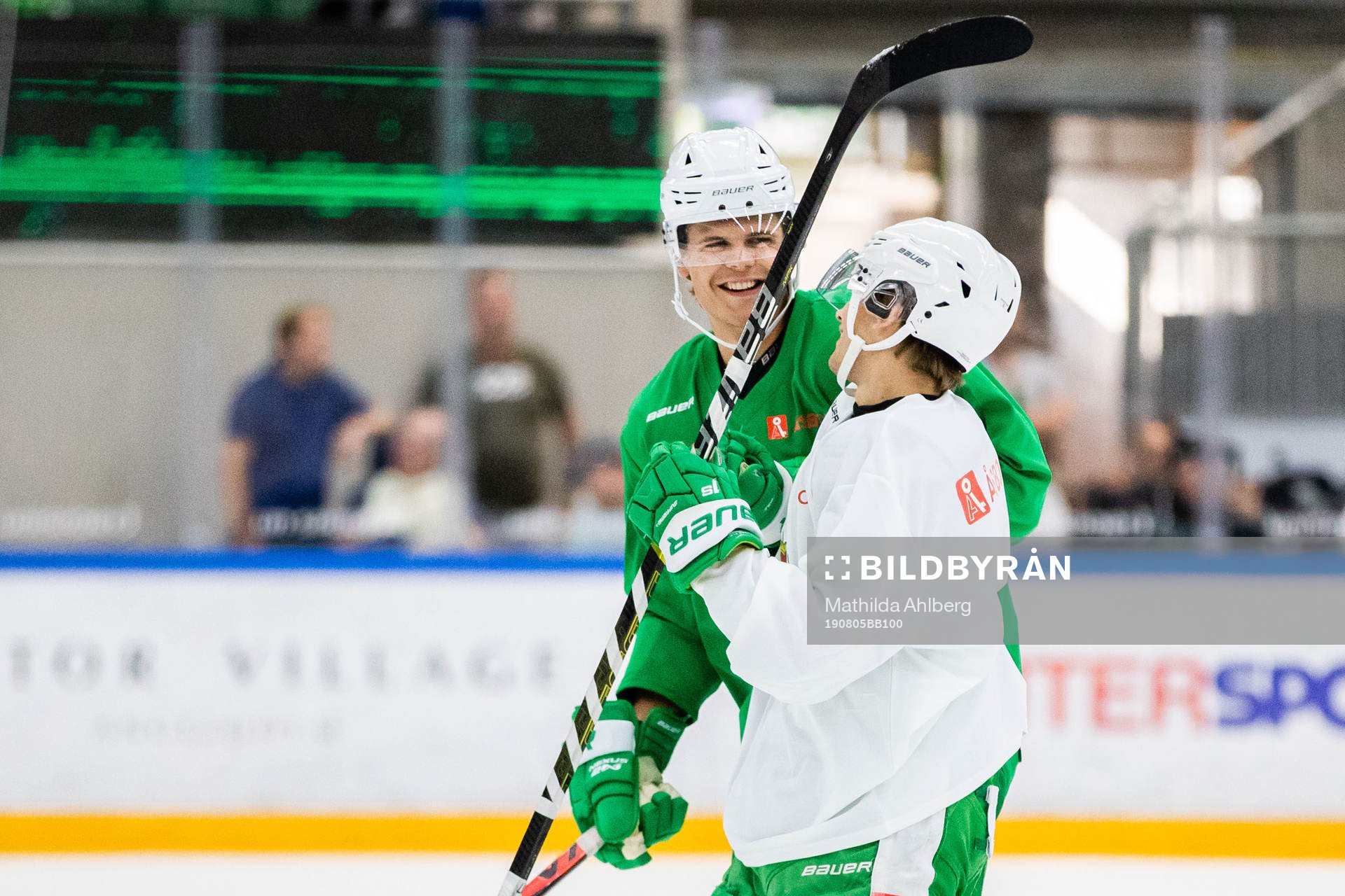 Erlend Lesund jublar