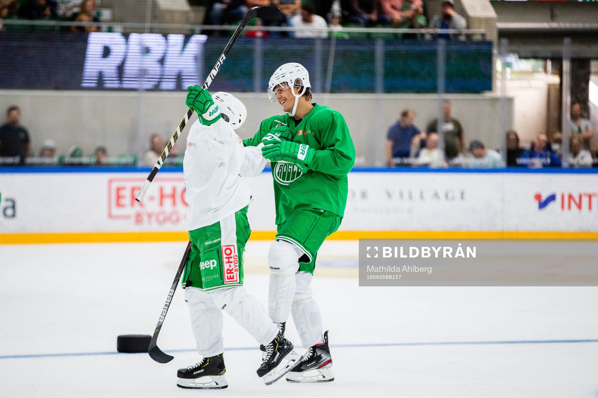 Erlend Lesund jublar