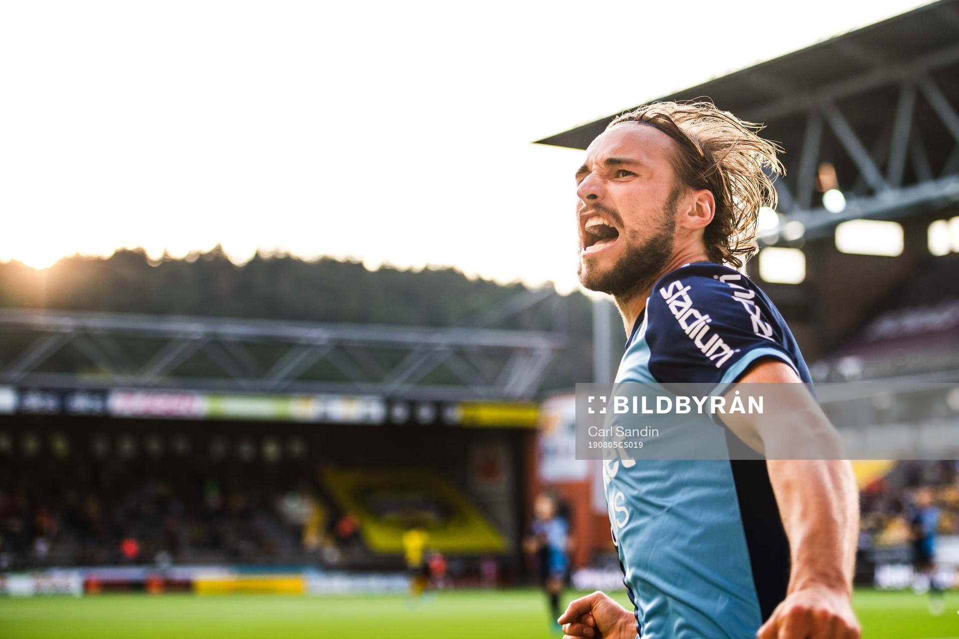Djurgårdens Kevin Walker jublar efter 0-1 under fotbollsmatchen i Allsvenskan mellan Elfsborg och Djurgården den 5 augusti 2019 i Borås.