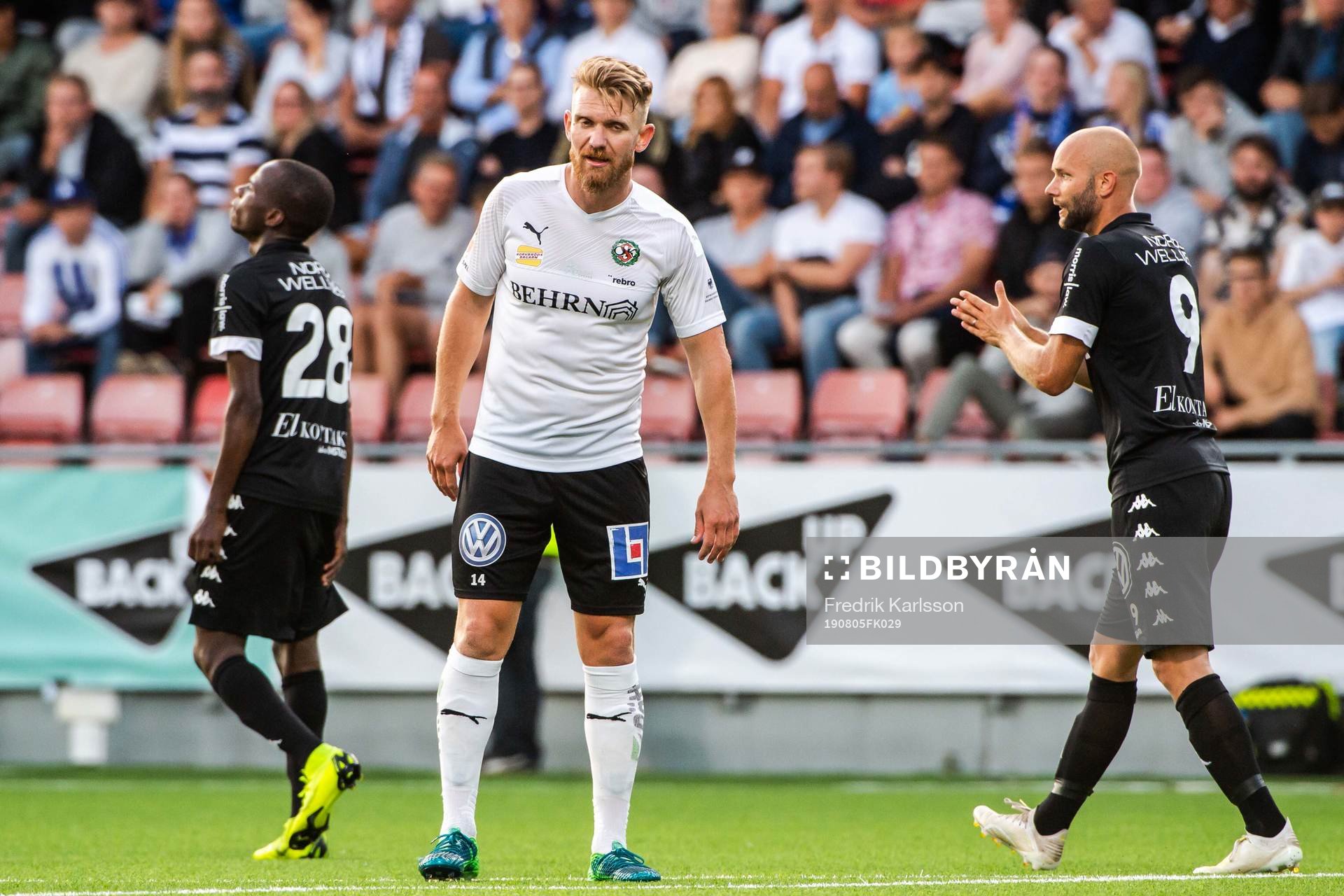 Örebros Michael Almebäck deppar