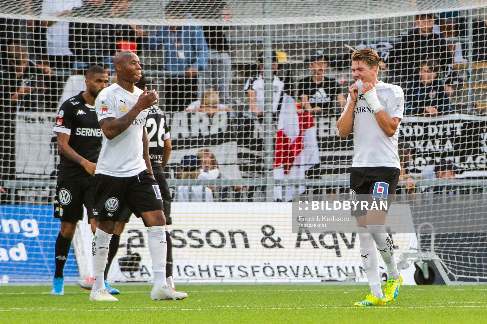 Örebros Carlos Strandberg och Martin Broberg deppar