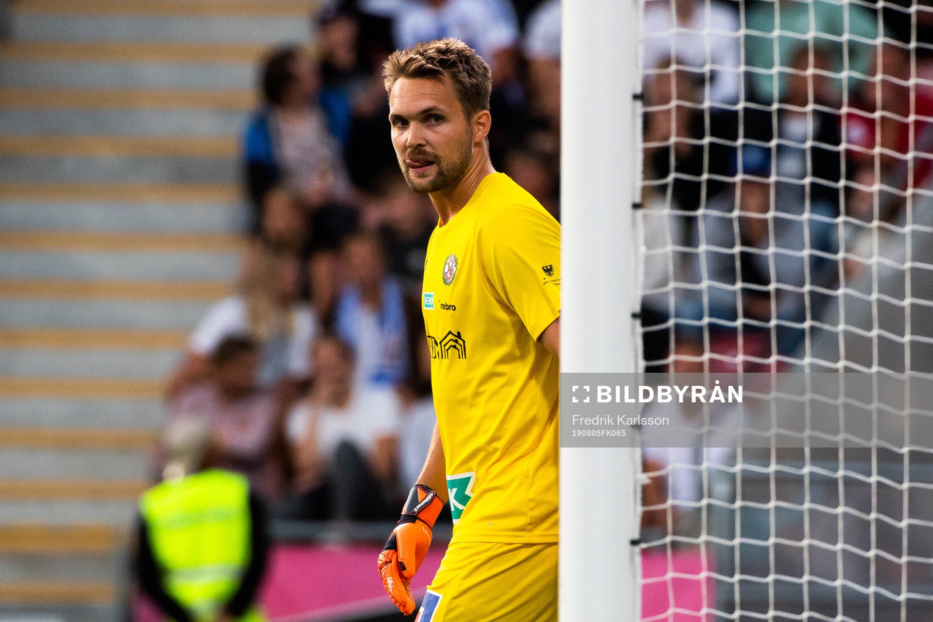 Örebros målvakt Oscar Jansson deppar
