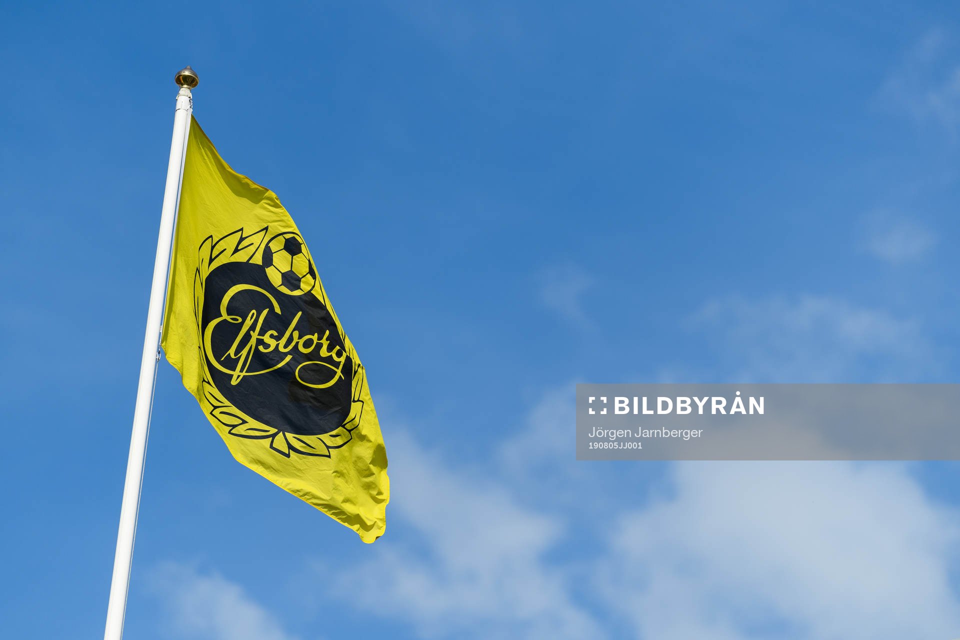 Elfsborgs flagga mot himmeln