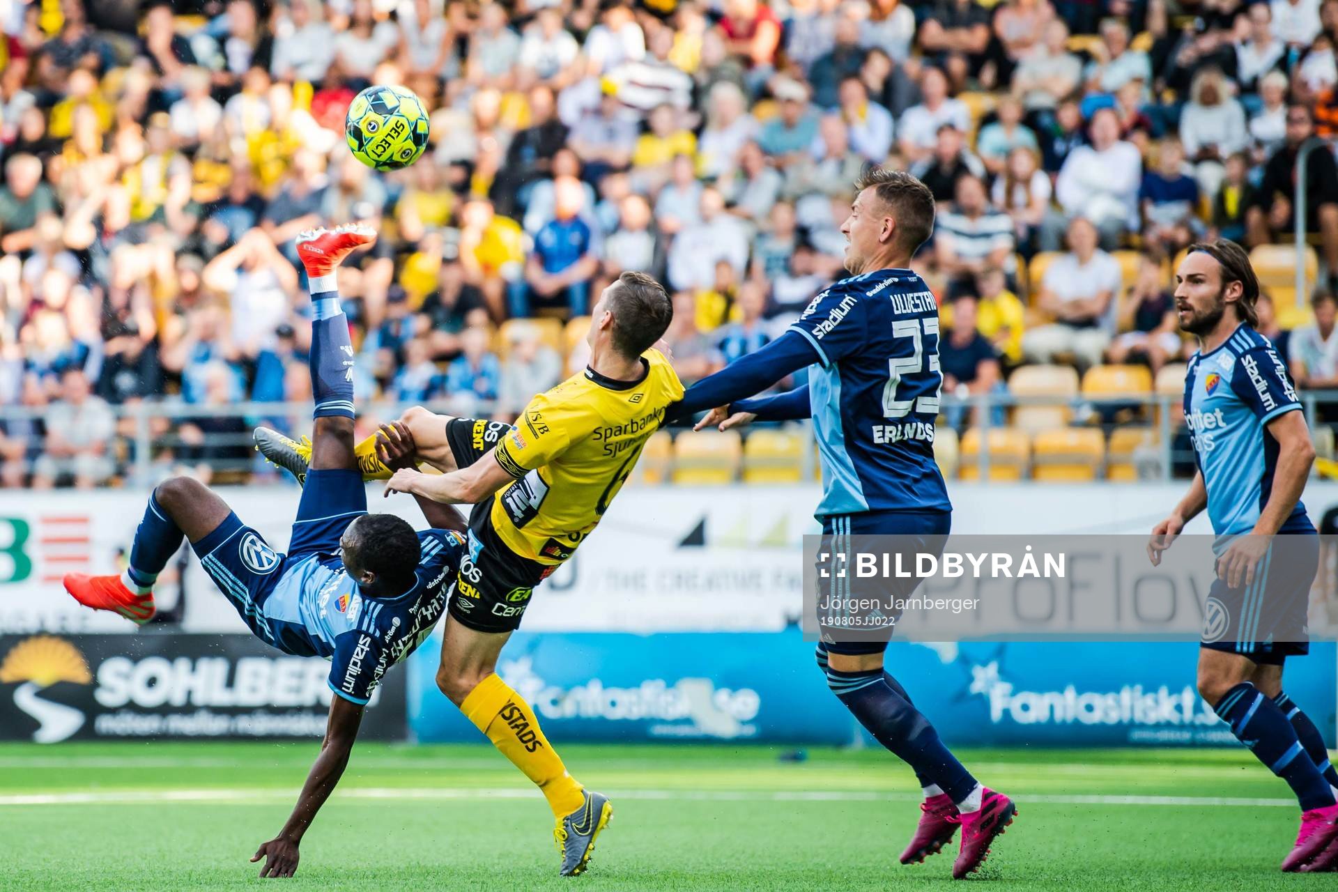 Djurgårdens Edward Chilufya mot Elfsborgs Jon Jönsson