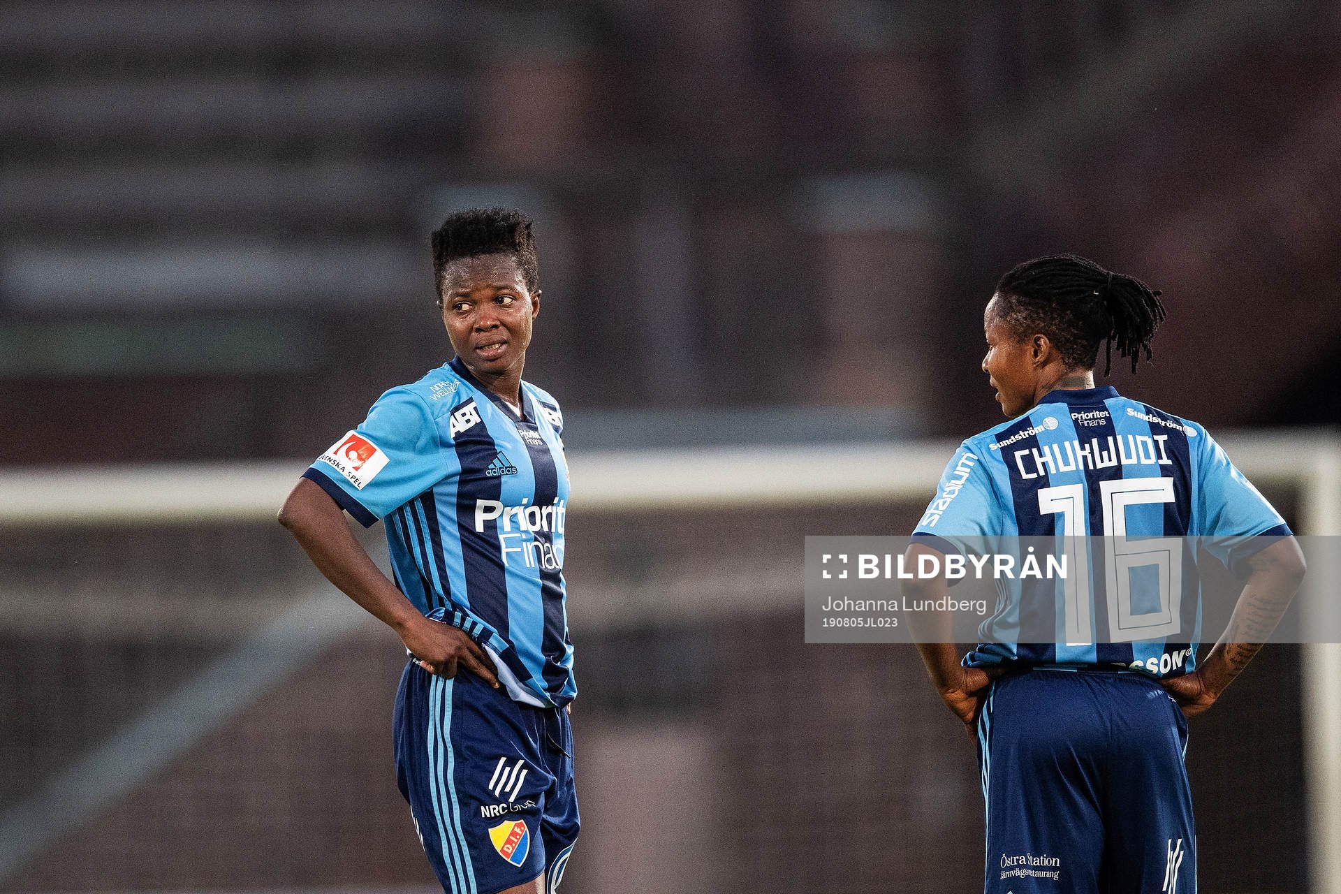 Djurgårdens Portia Boakye och Ogonna Chukwudi deppar