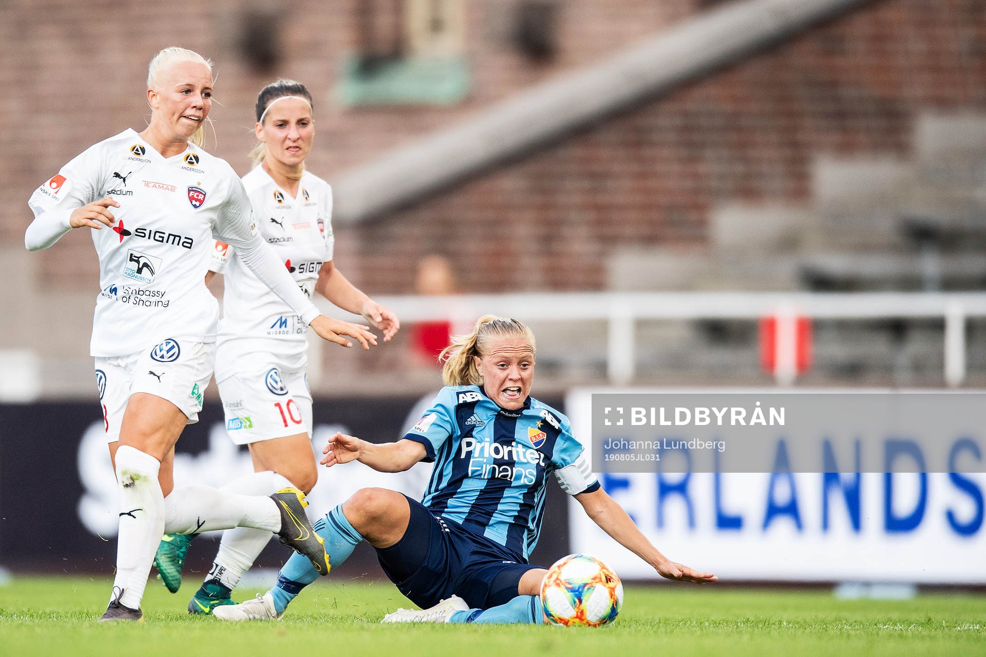 Rosengårds Sofie Svava och Djurgårdens Mia Jalkerud