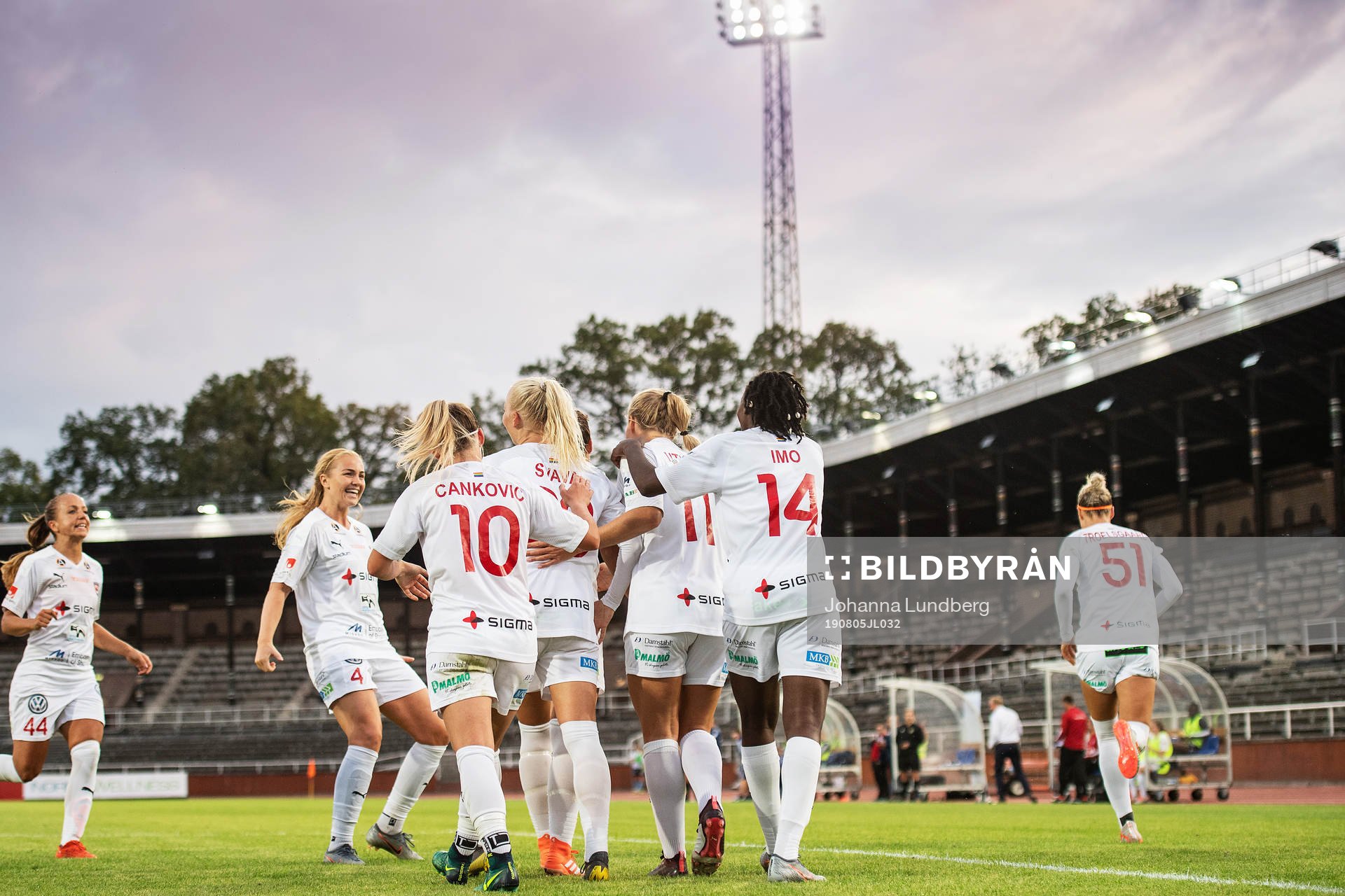 Rosengårds spelare jublar