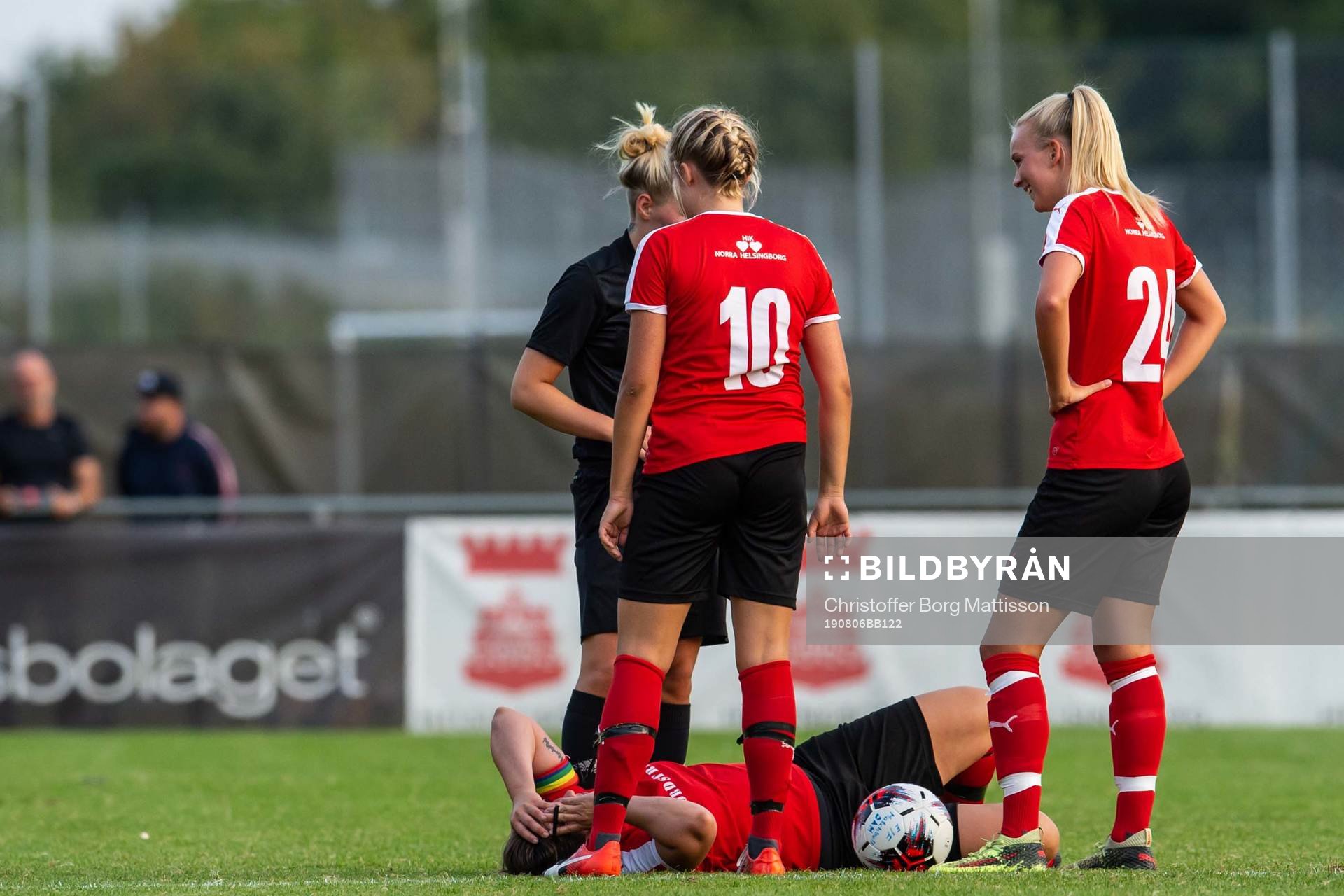 Hittarps Maria Westerblad har ont och ses om av lagkamrater