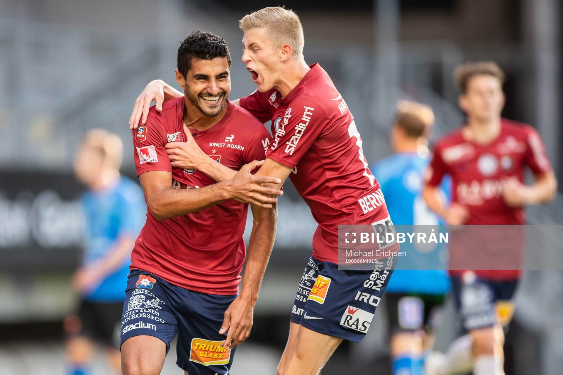 Örgrytes Ailton Almeida jublar med Alexander Bernhardsson