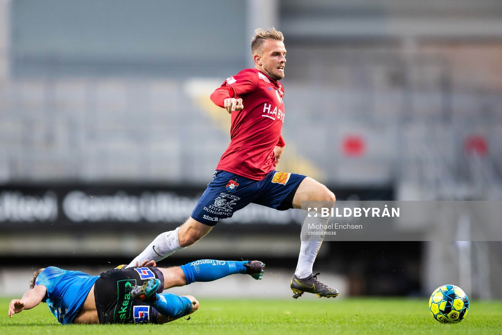 Halmstads Joel Allansson och Örgrytes Simon Nilsson