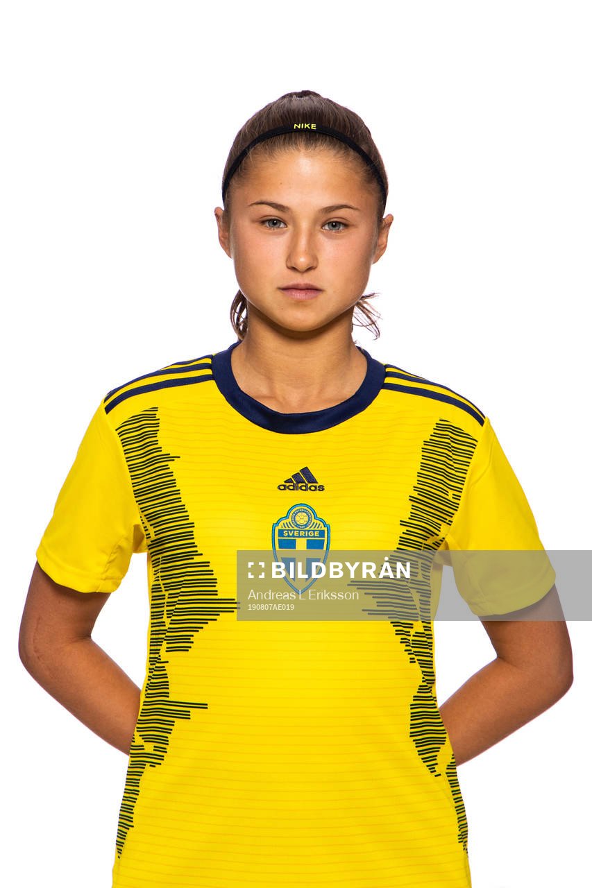 Maja Staffansson i F15/04-landslaget