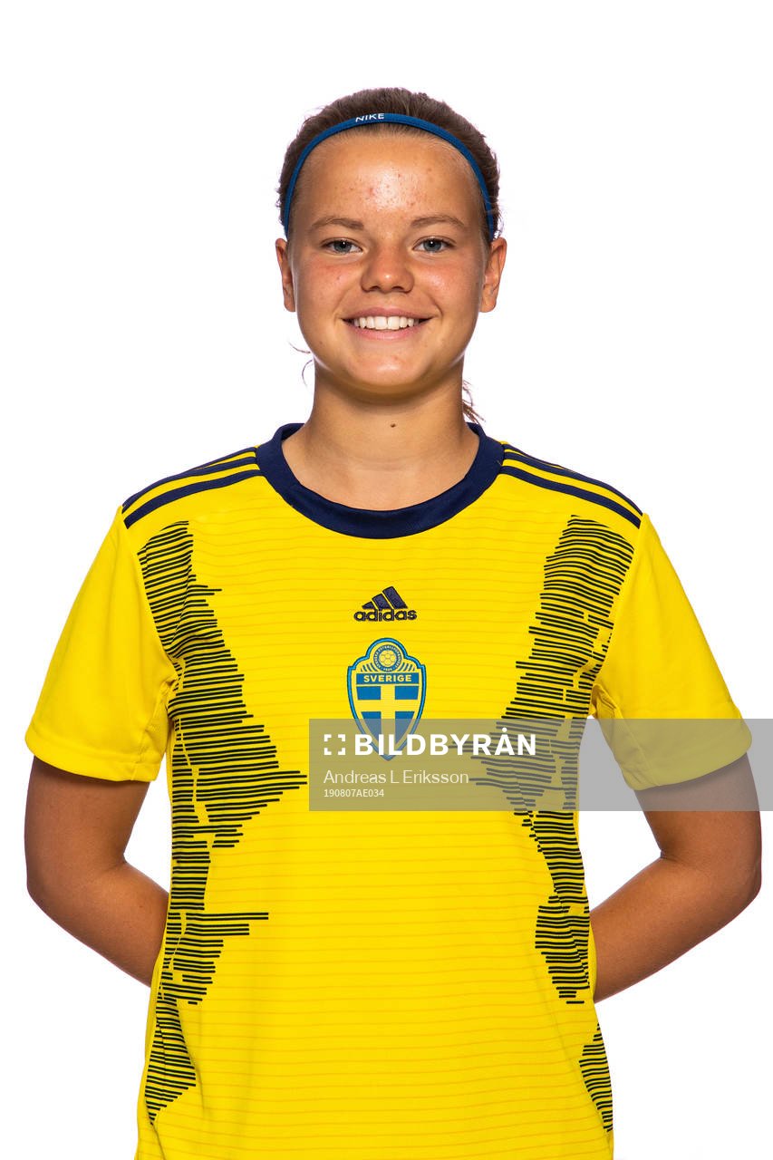 Chloe Eriksson i F15/04-landslaget