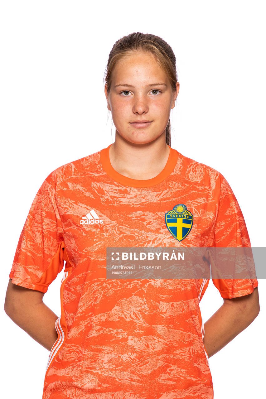 Elvira Björklund i F15/04-landslaget